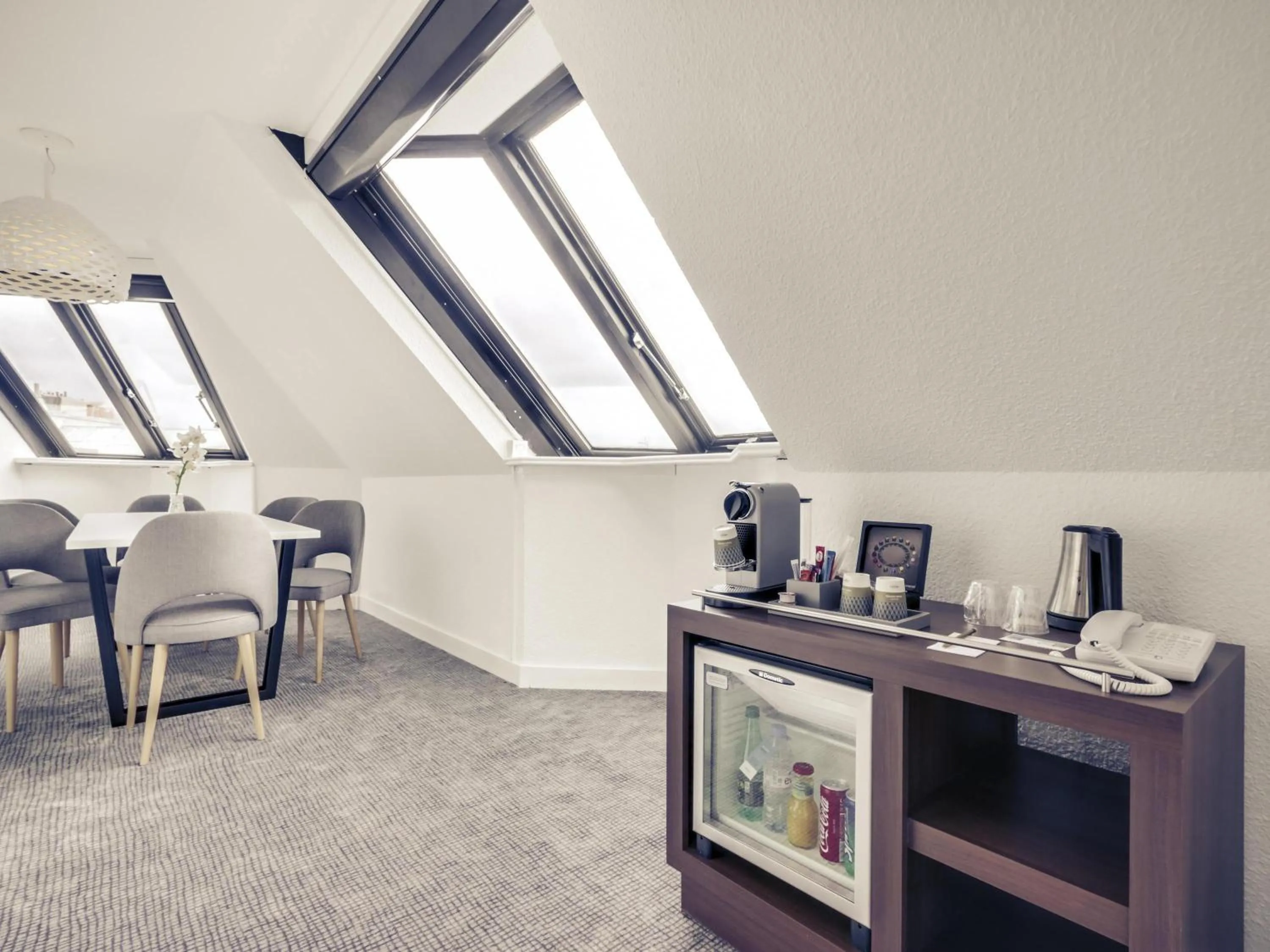 Bedroom in Hôtel Mercure Paris Centre Gare Montparnasse