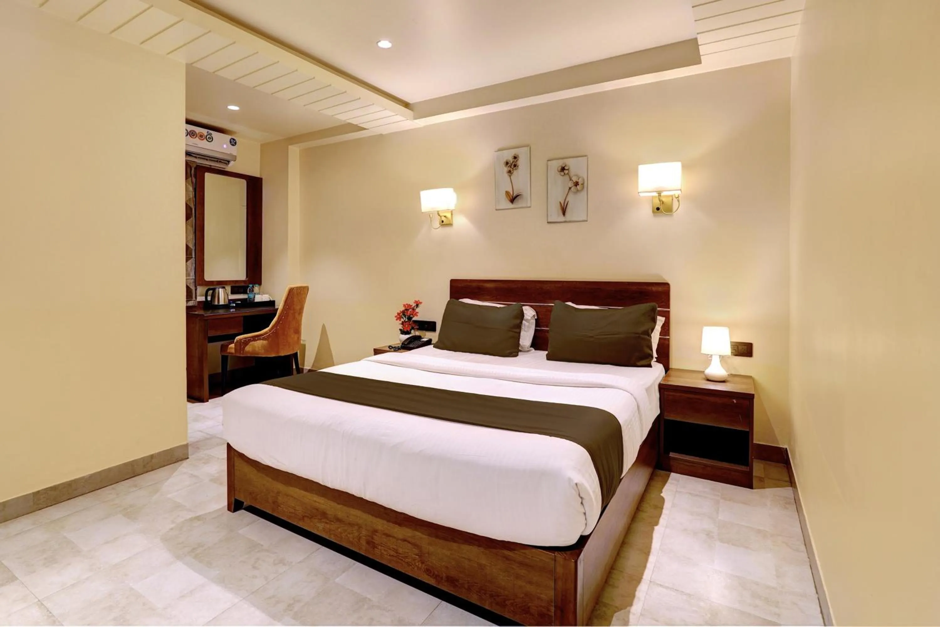 Bedroom, Bed in Super Townhouse OAK Clove Boutique Hotel Rajaji Nagar Near Lulu Mall Bengaluru