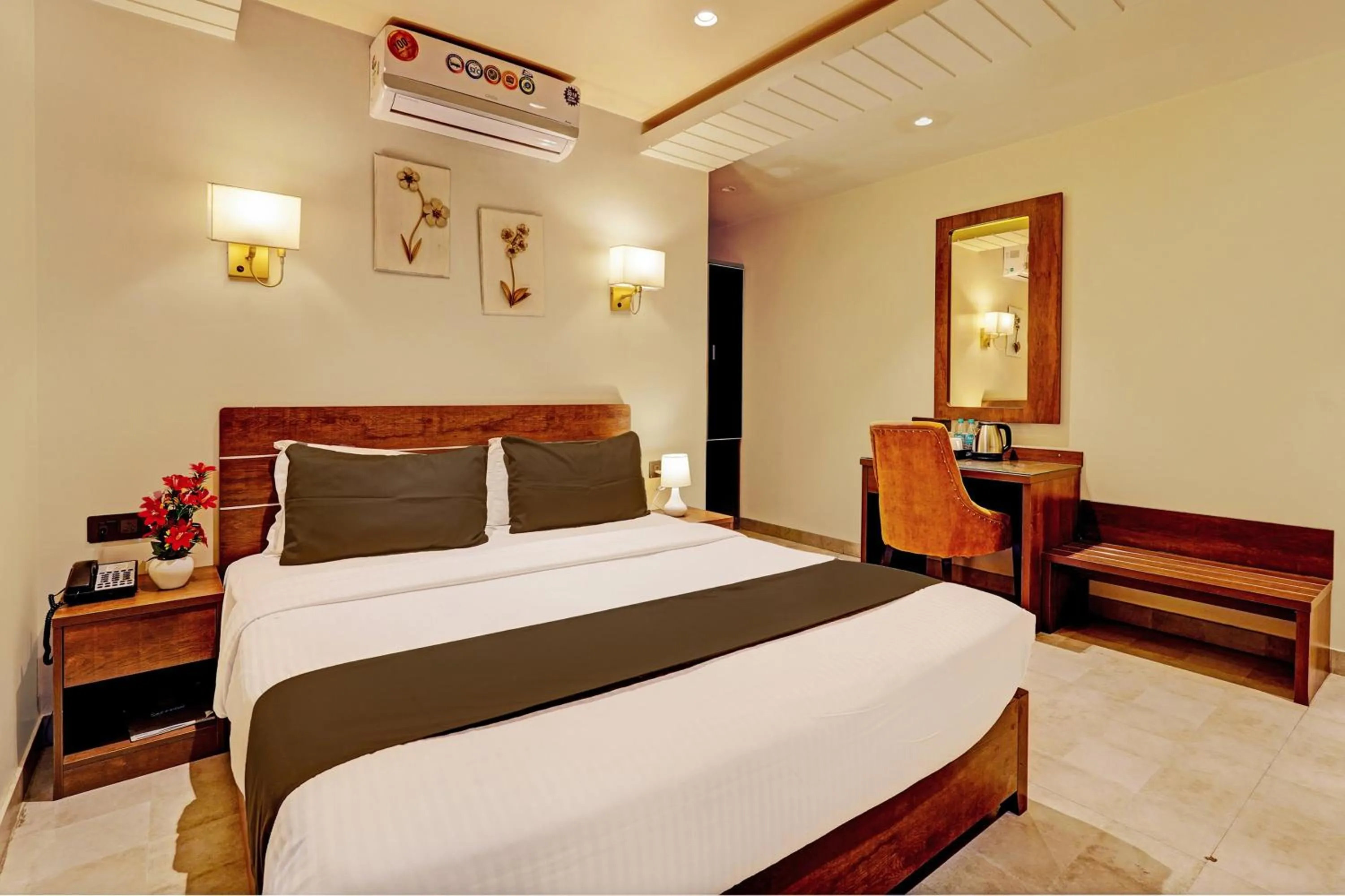 Bedroom, Bed in Super Townhouse OAK Clove Boutique Hotel Rajaji Nagar Near Lulu Mall Bengaluru