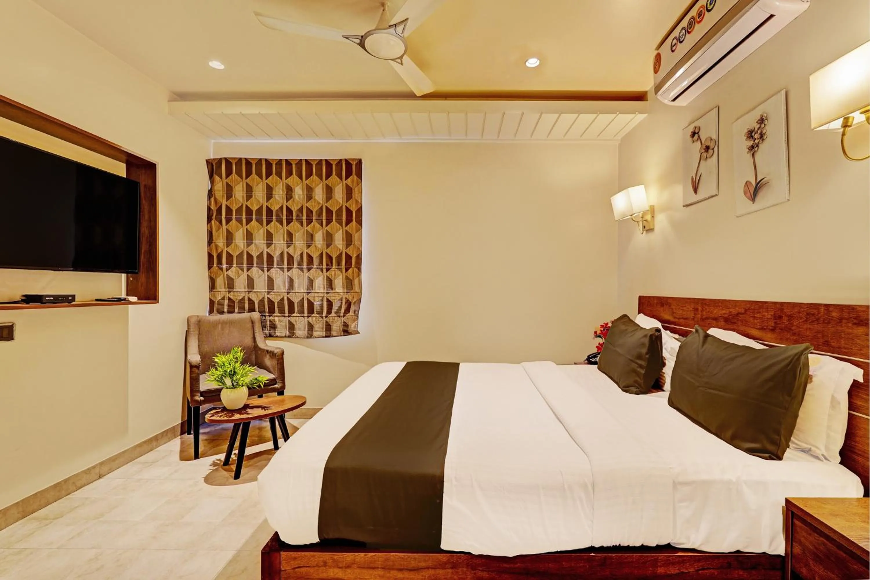 Bedroom, Bed in Super Townhouse OAK Clove Boutique Hotel Rajaji Nagar Near Lulu Mall Bengaluru