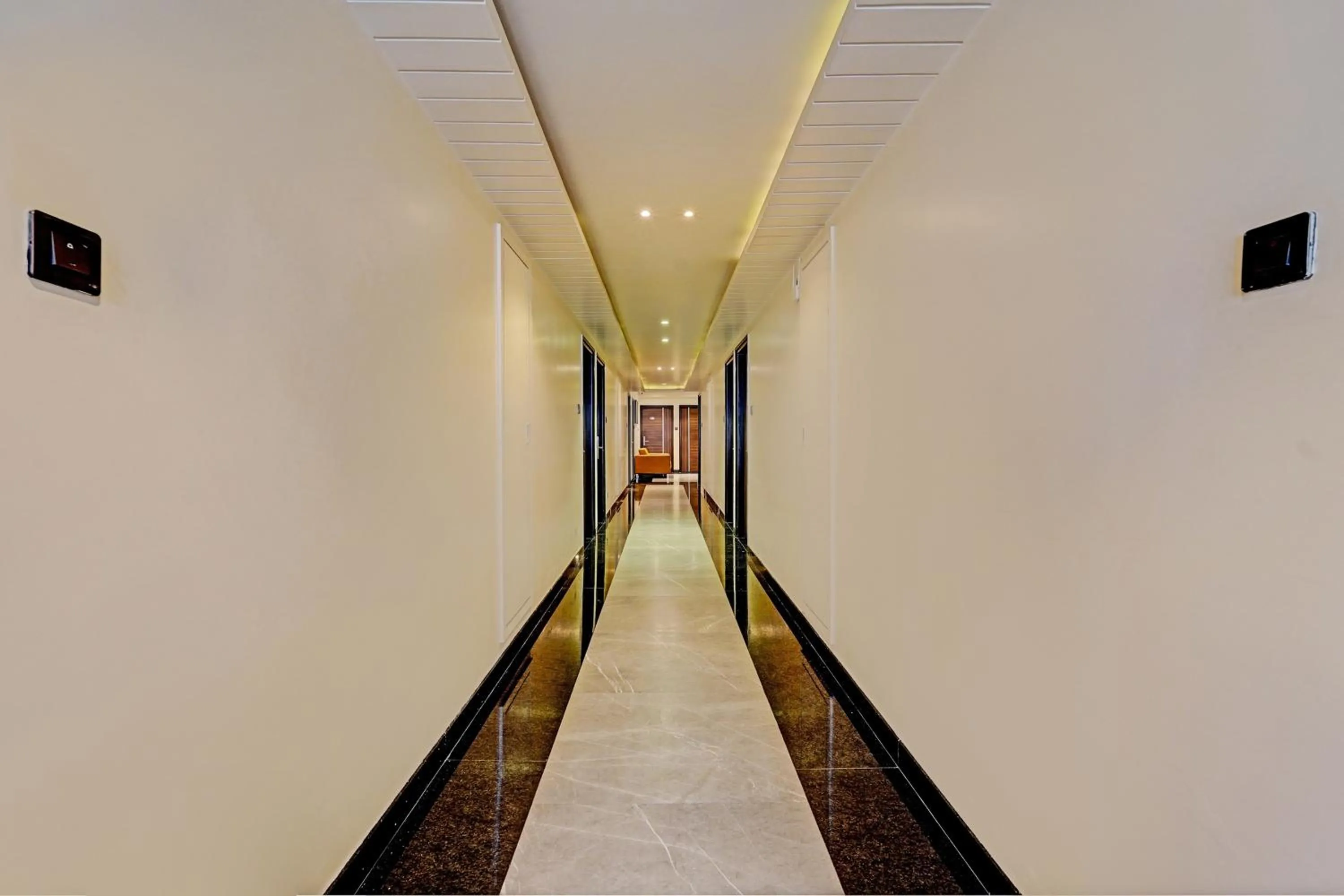 Lobby or reception in Super Townhouse OAK Clove Boutique Hotel Rajaji Nagar Near Lulu Mall Bengaluru