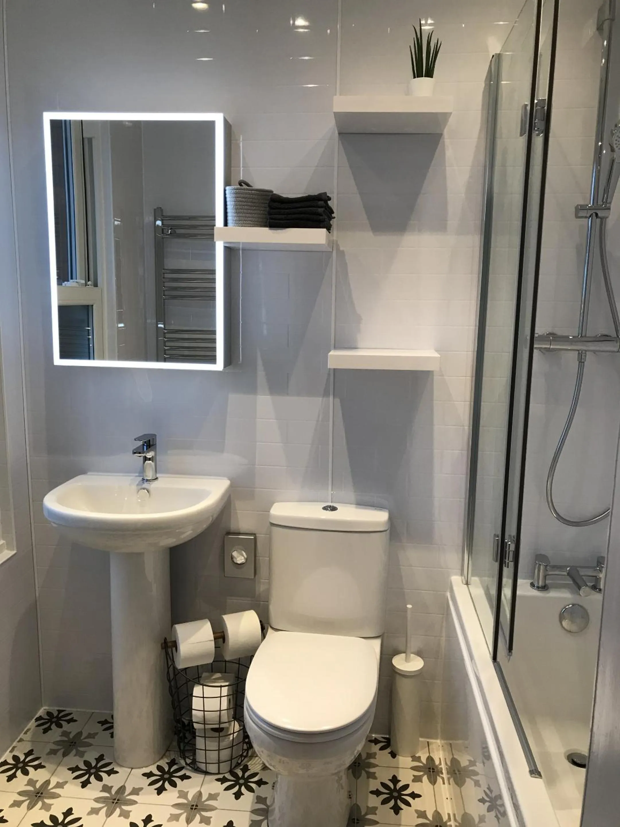 Bathroom in The Glastonbury Townhouse B&B