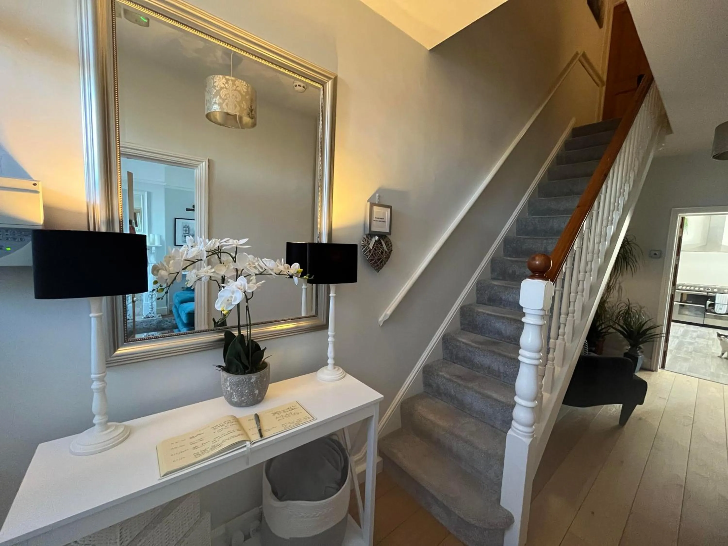 Lobby or reception in The Glastonbury Townhouse B&B