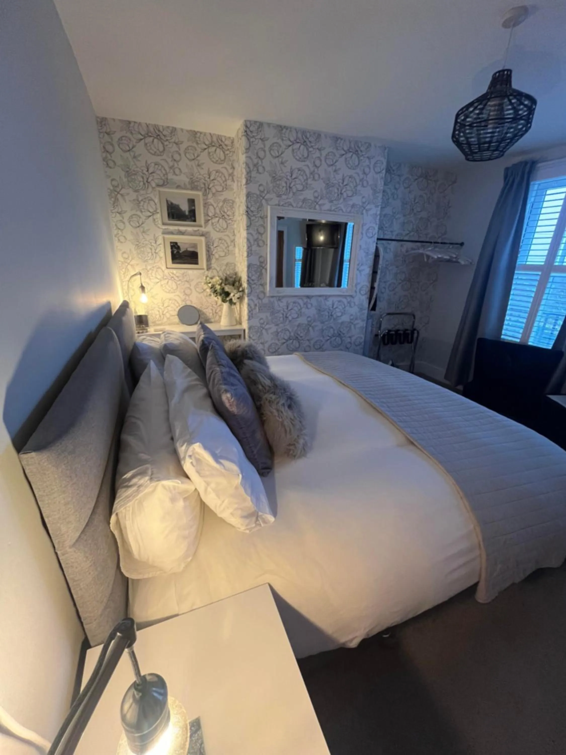 Bedroom, Bed in The Glastonbury Townhouse B&B