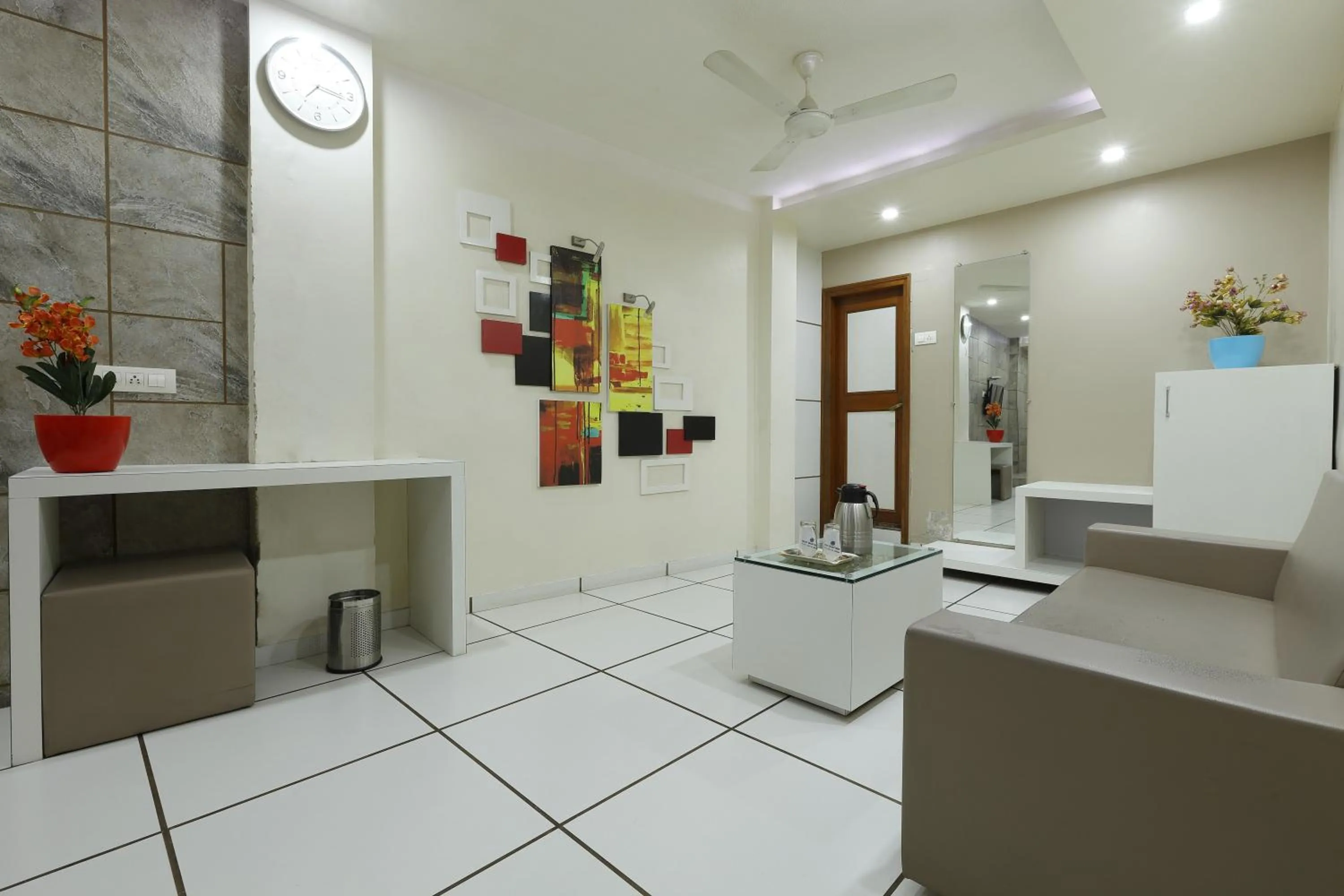 Photo of the whole room in Hotel Good Night