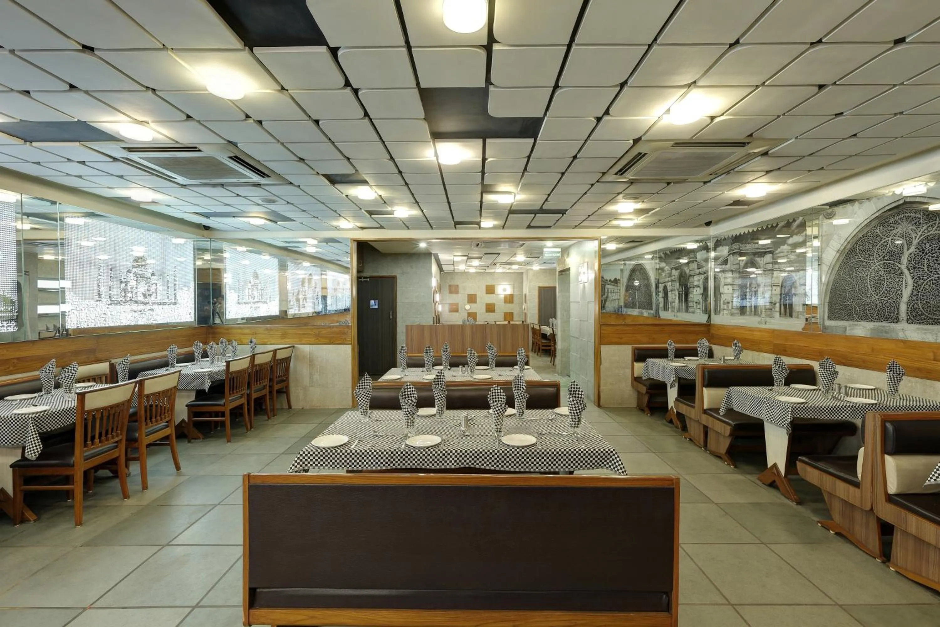 Restaurant/places to eat in Hotel Good Night