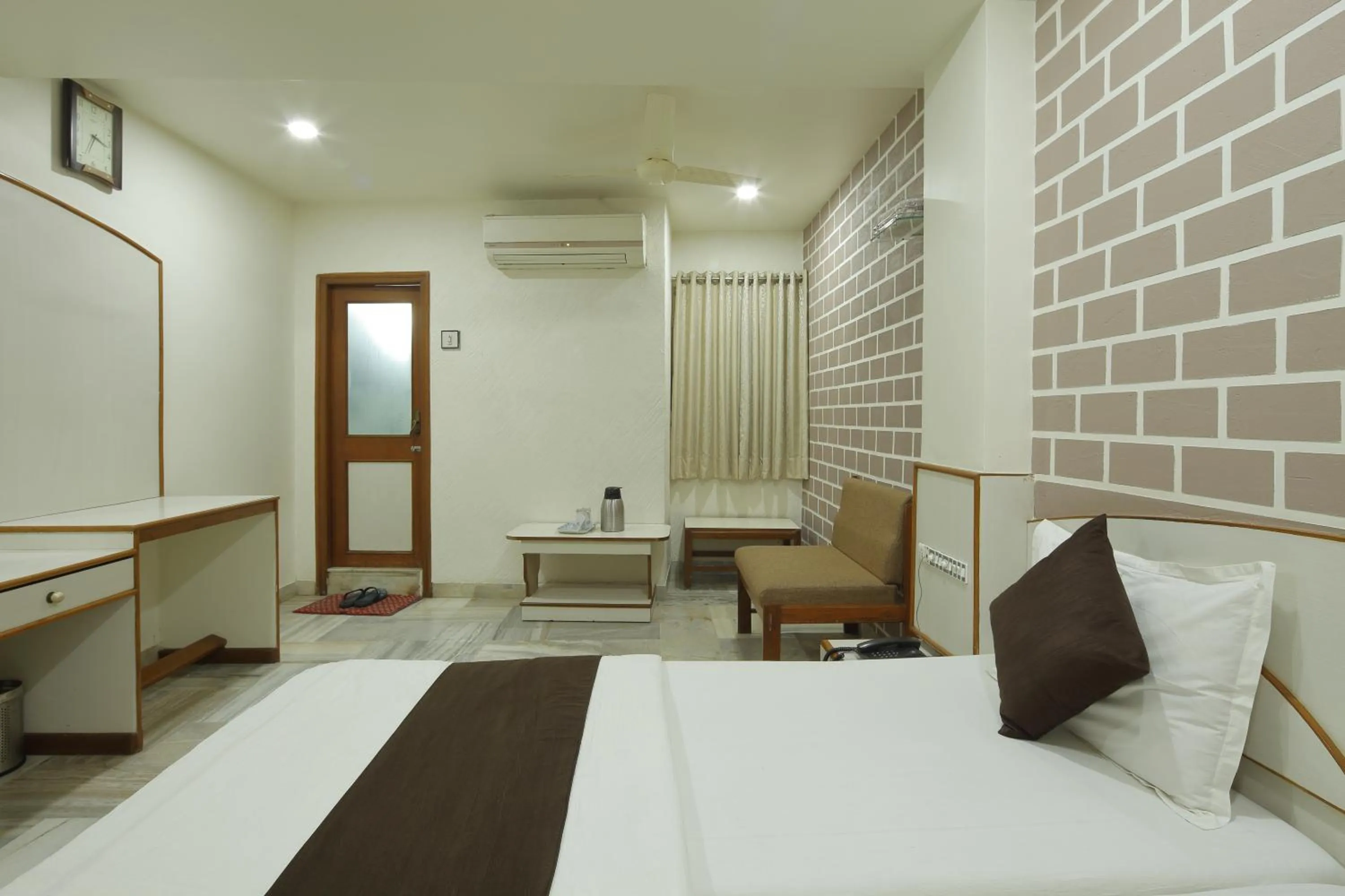 View (from property/room), Bed in Hotel Good Night