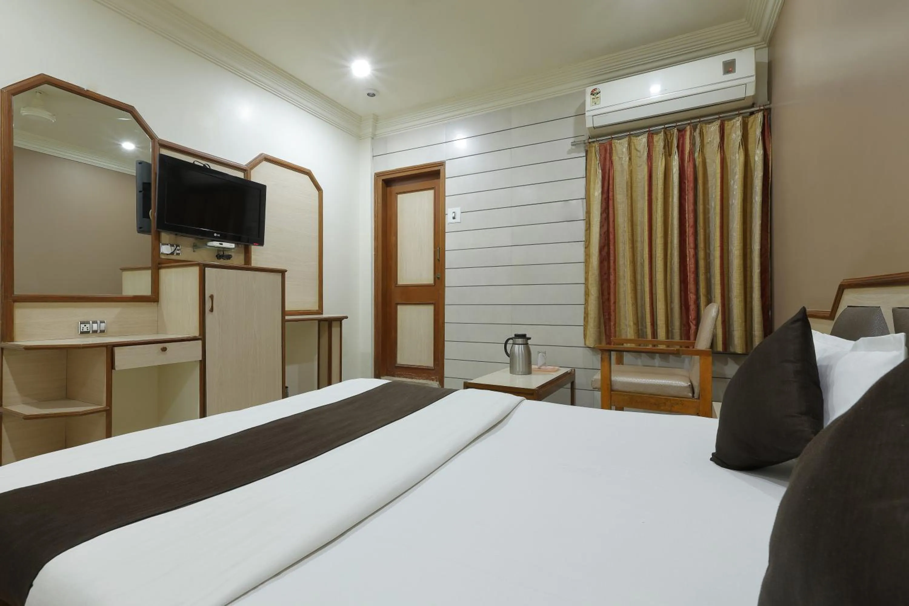 Photo of the whole room, Bed in Hotel Good Night