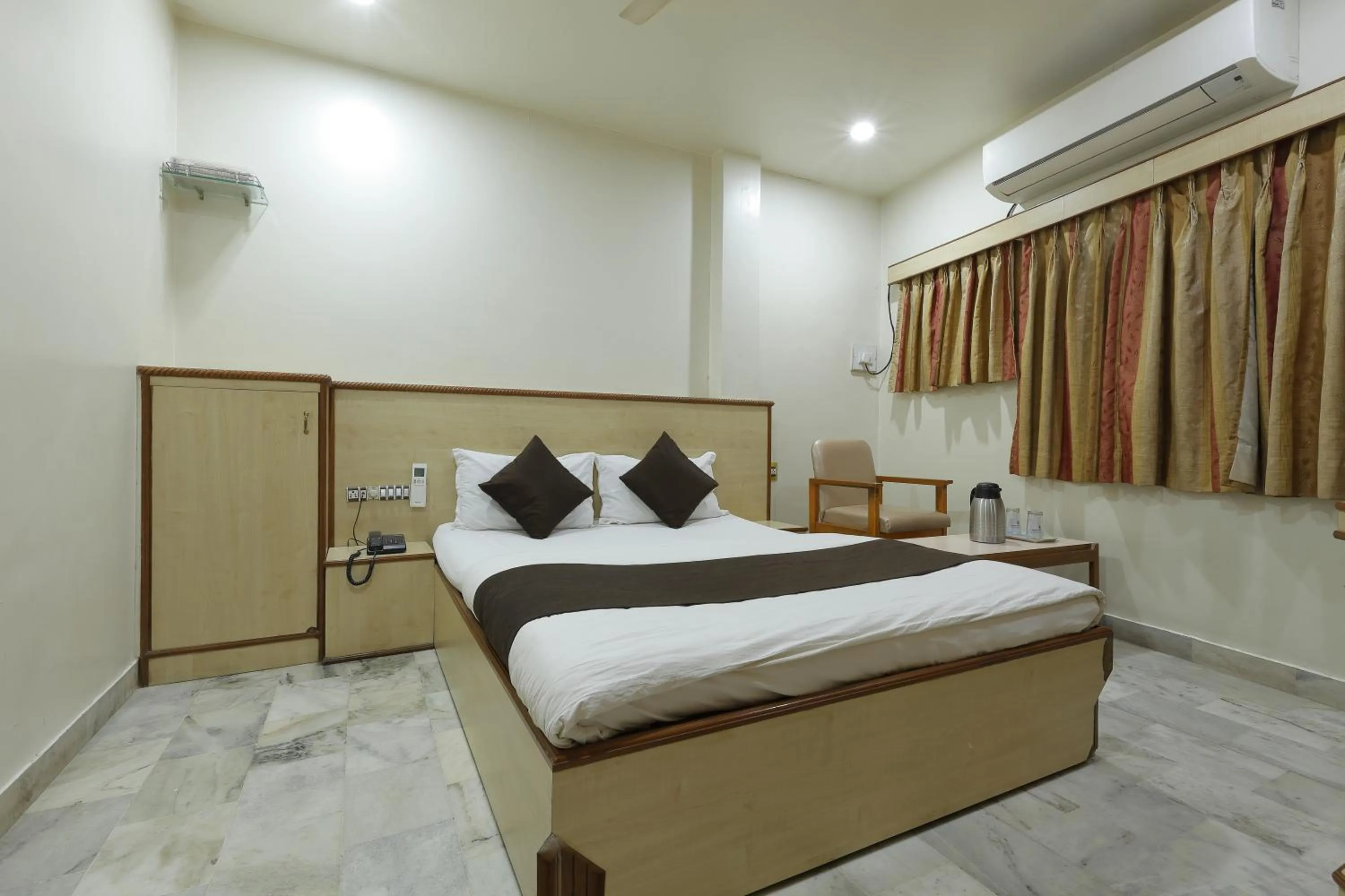 View (from property/room), Bed in Hotel Good Night