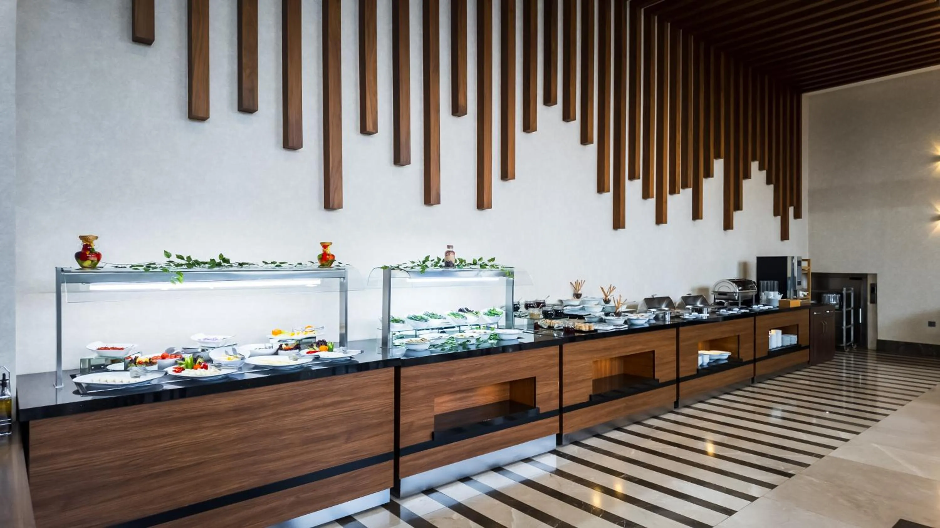 Restaurant/places to eat in ANGEL'S PARK HOTEL