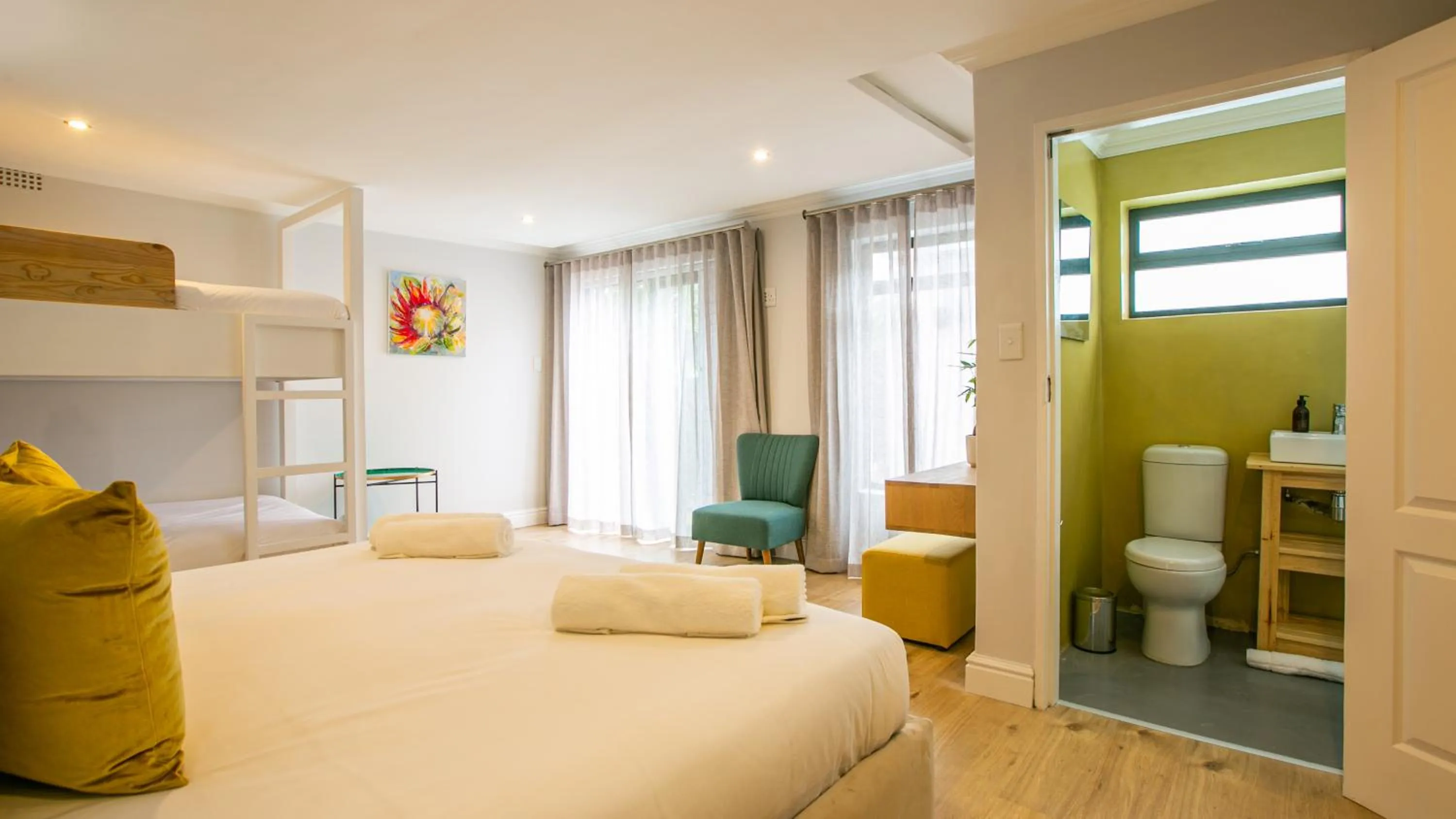 bunk bed, Bed in Hout & About Guest House