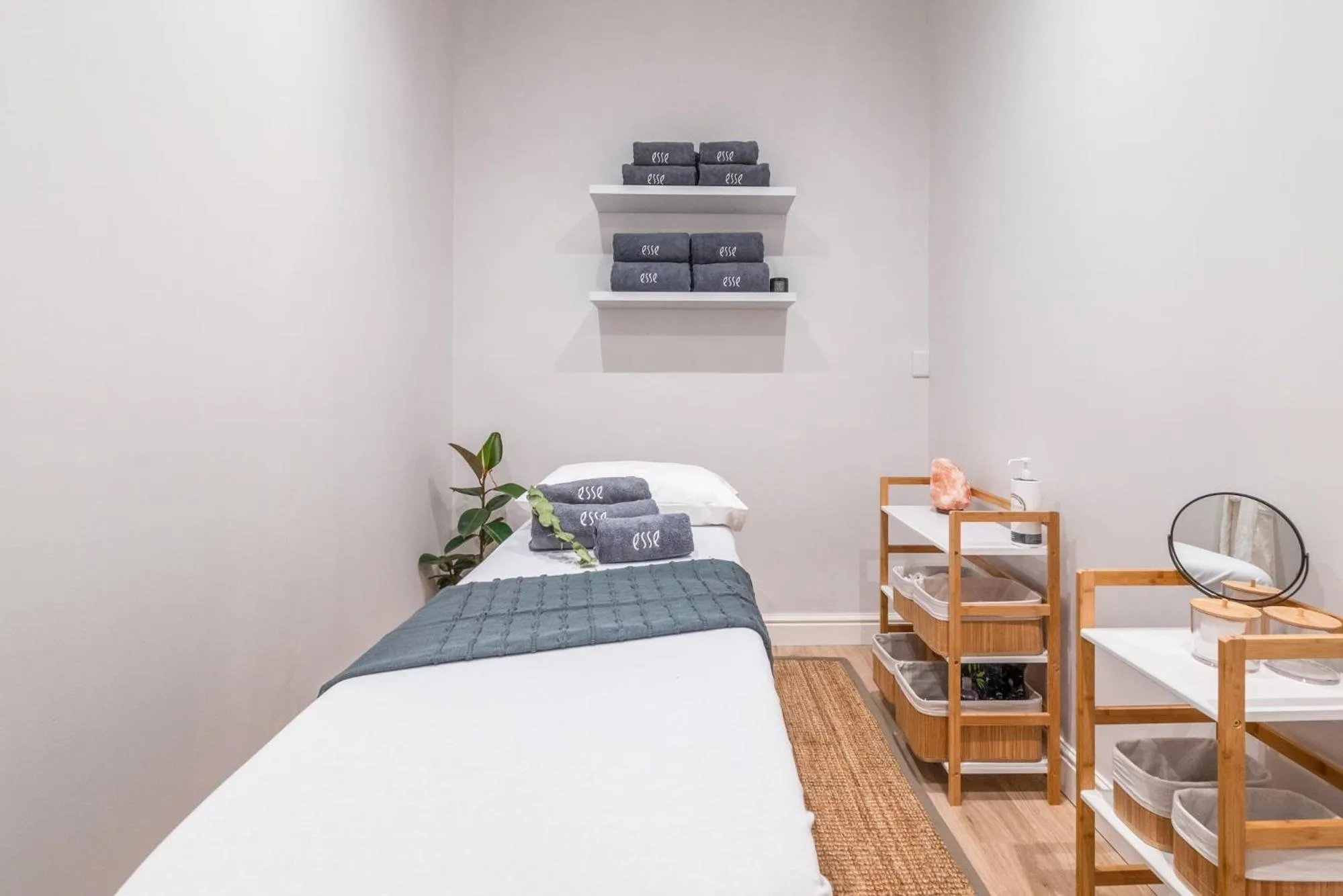 Massage, Bed in Hout & About Guest House