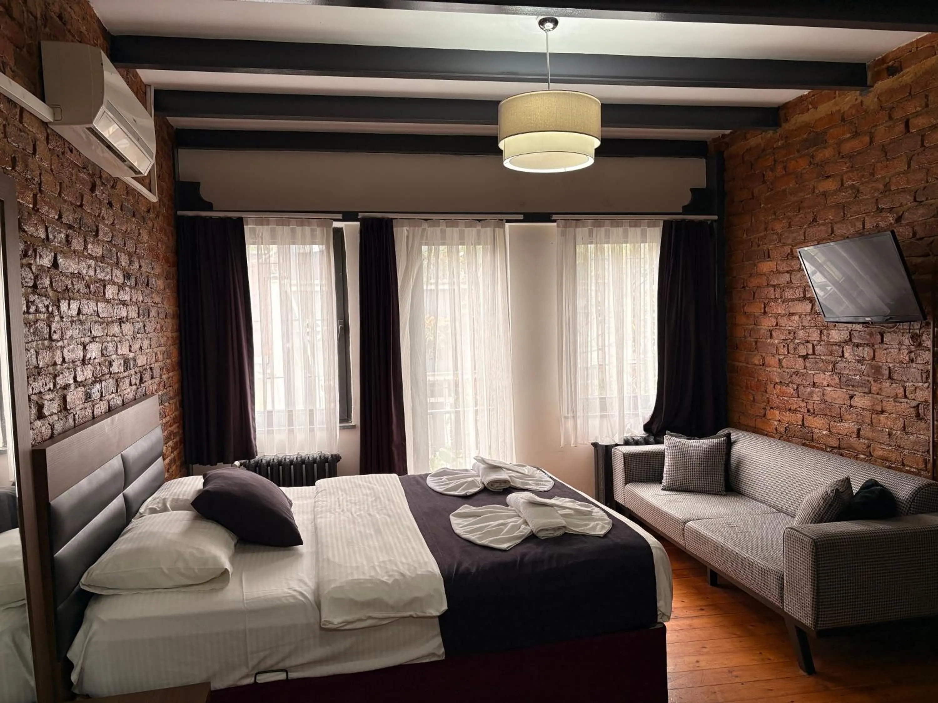 Photo of the whole room, Bed in Taksim Otto suite