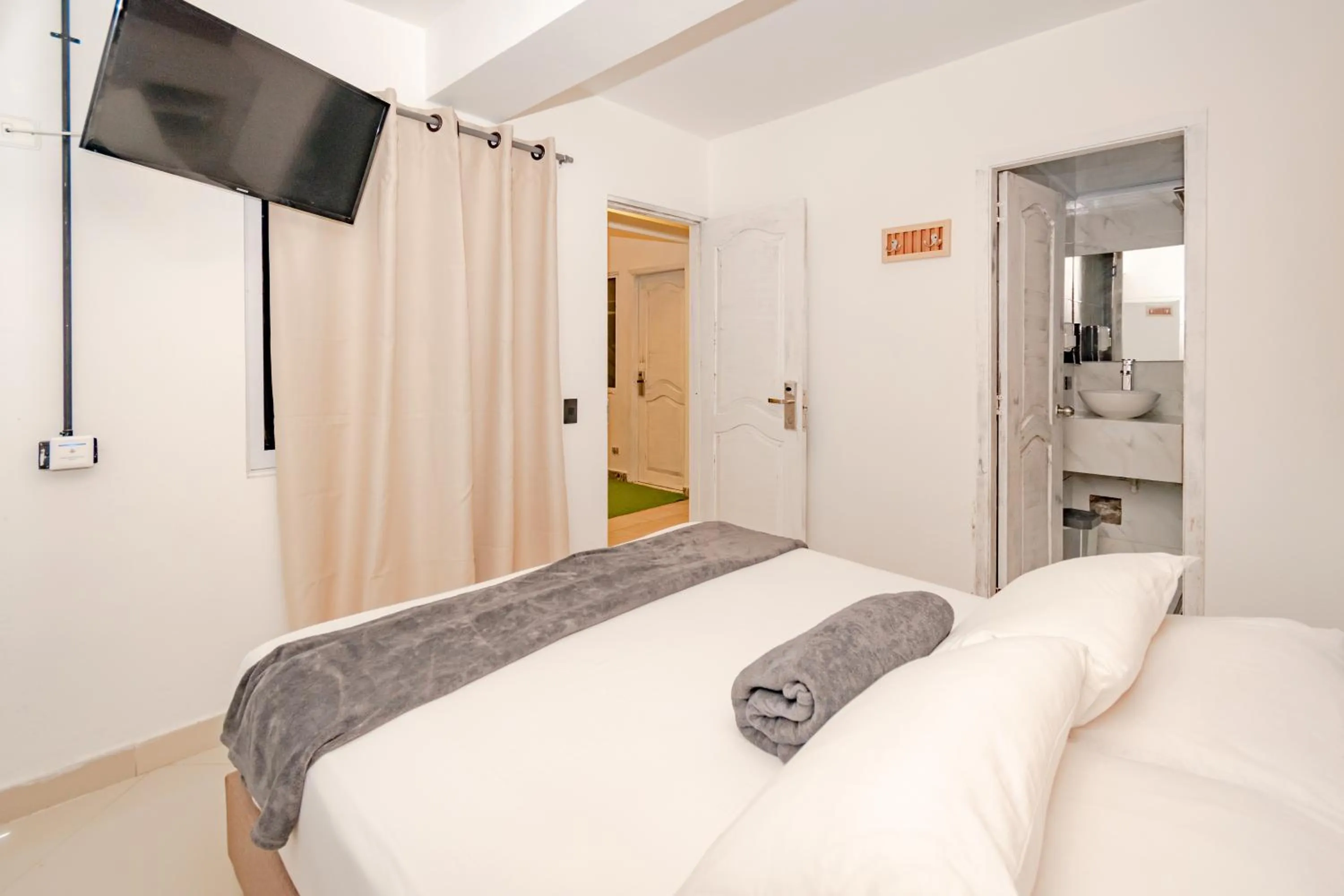 Bathroom, Bed in Casa Amanzi Cartagena by Bernalo Hotels