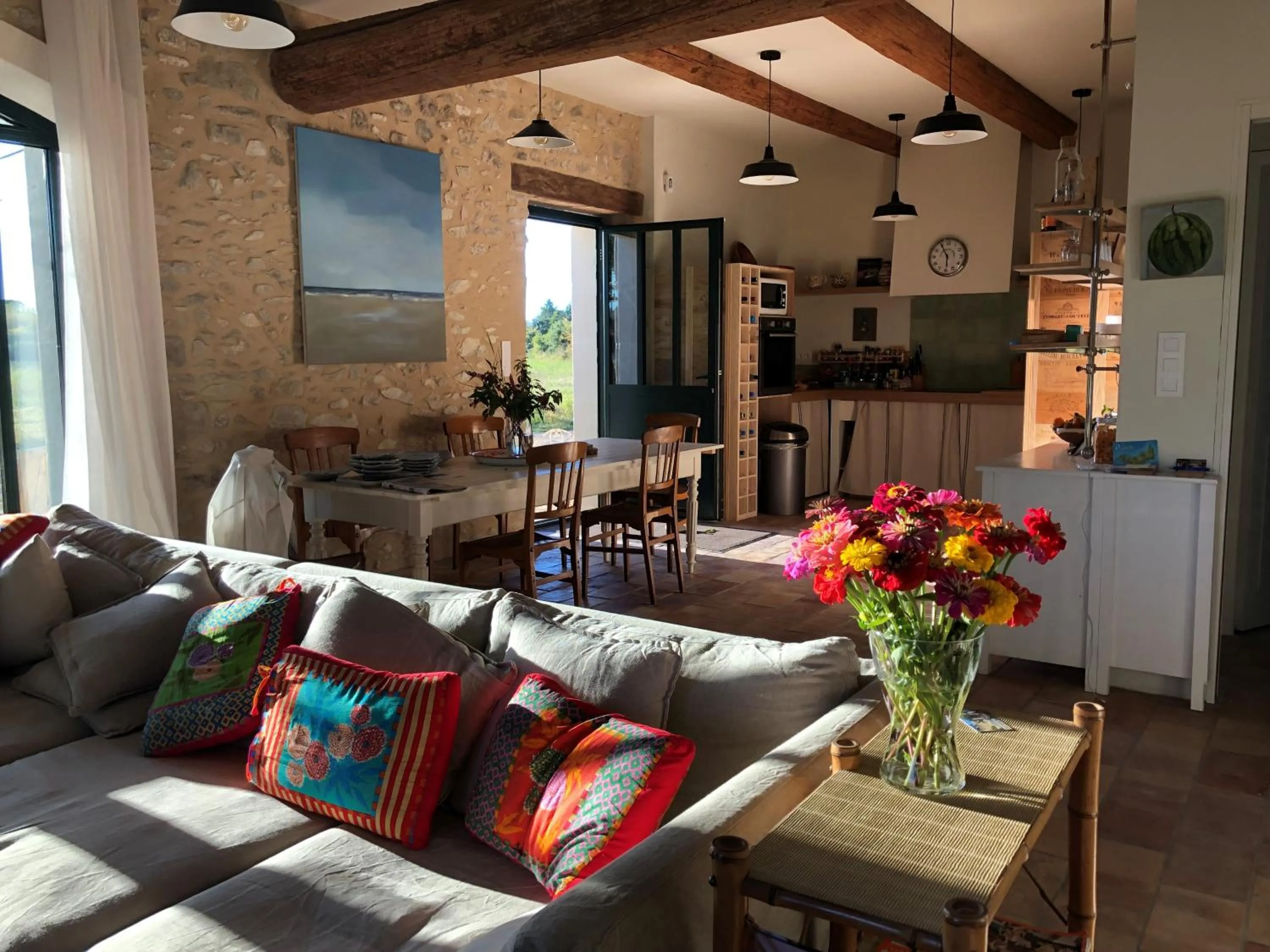 Communal lounge/ TV room in Le Mas de la Sorgue