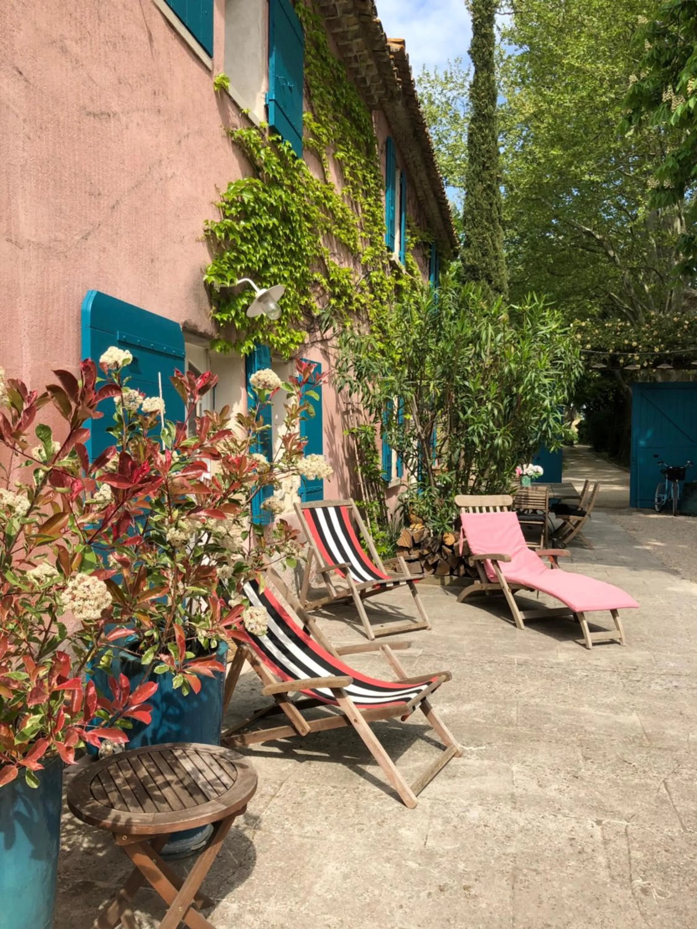 Facade/entrance in Le Mas de la Sorgue