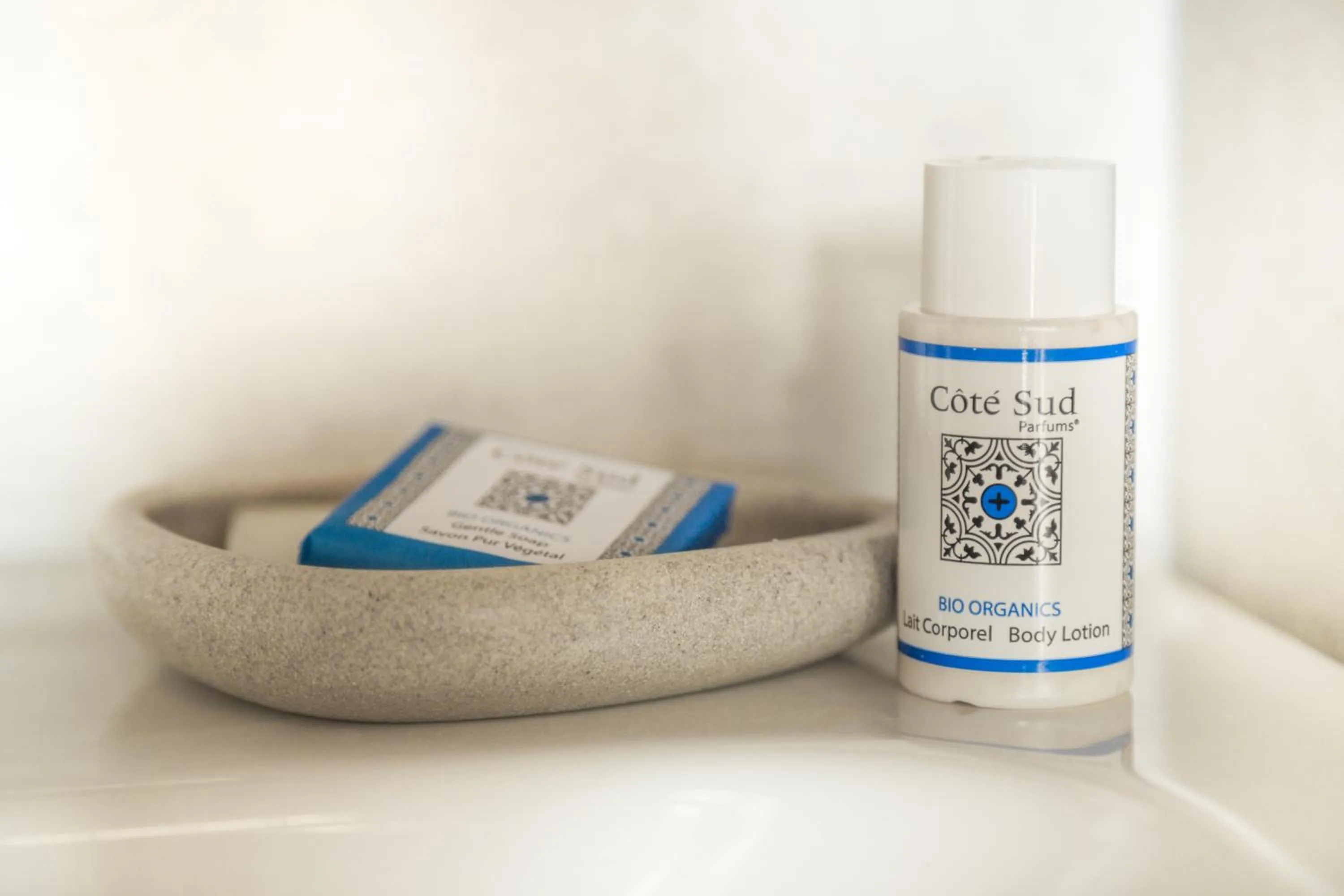 Logo/Certificate/Sign in Le Mas de la Sorgue