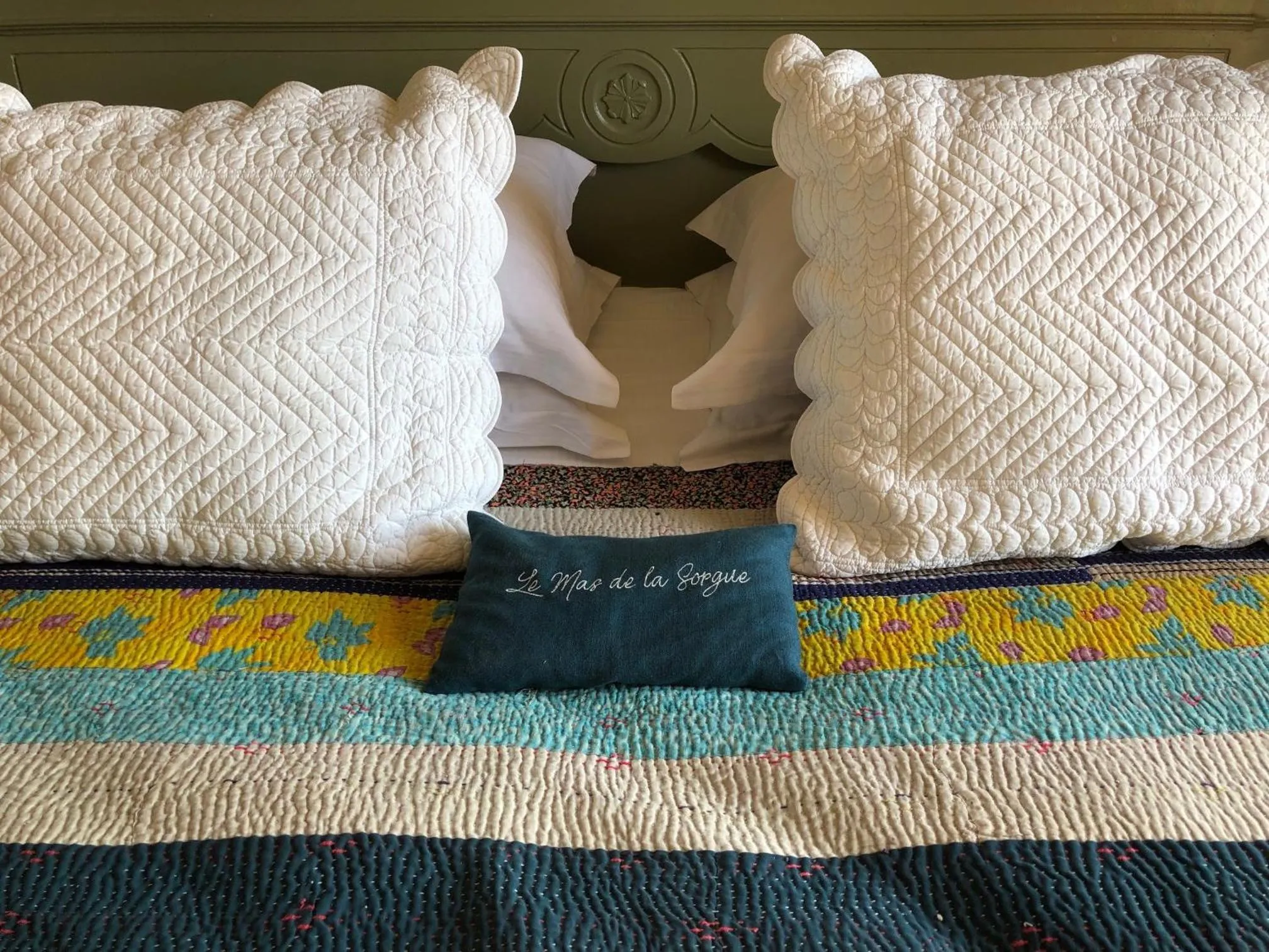 Bed in Le Mas de la Sorgue