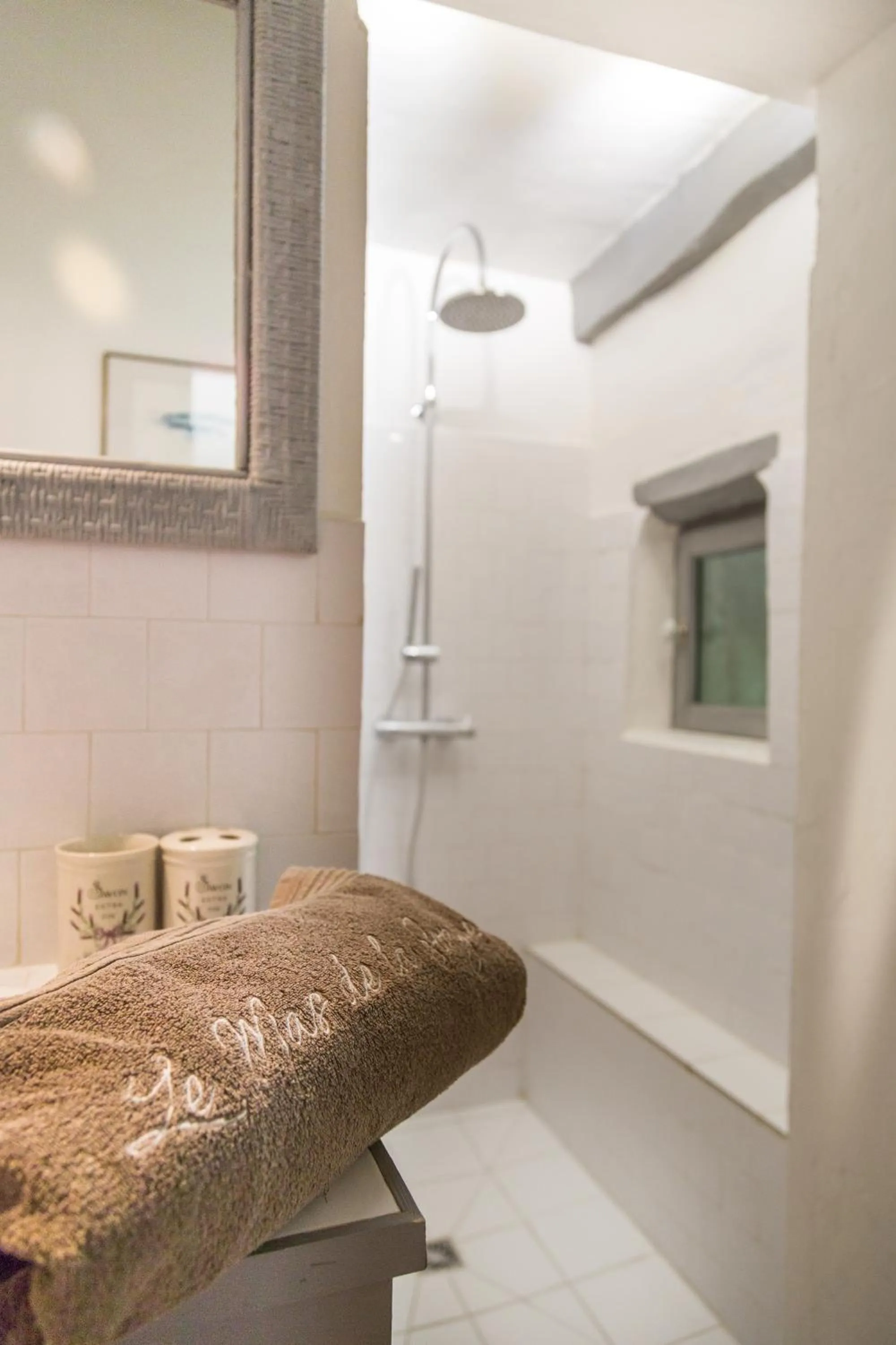 Bathroom in Le Mas de la Sorgue