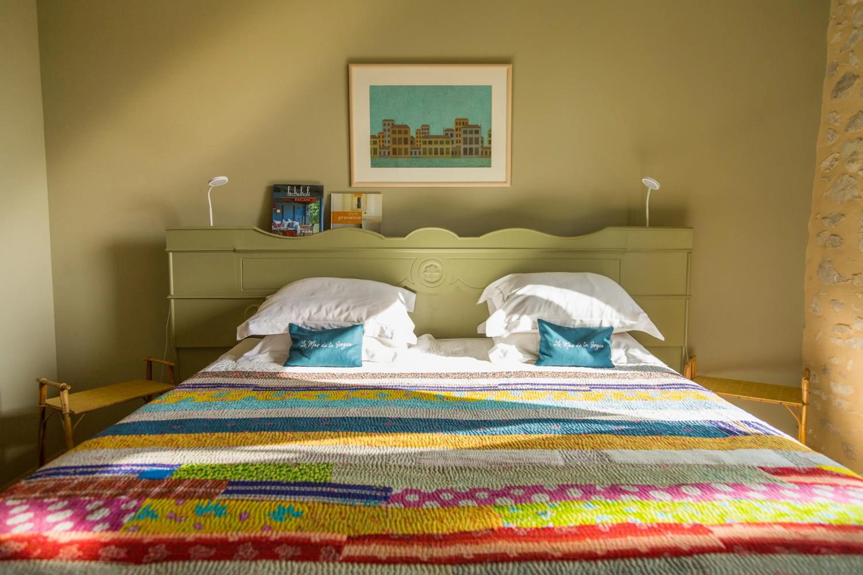 Bed in Le Mas de la Sorgue