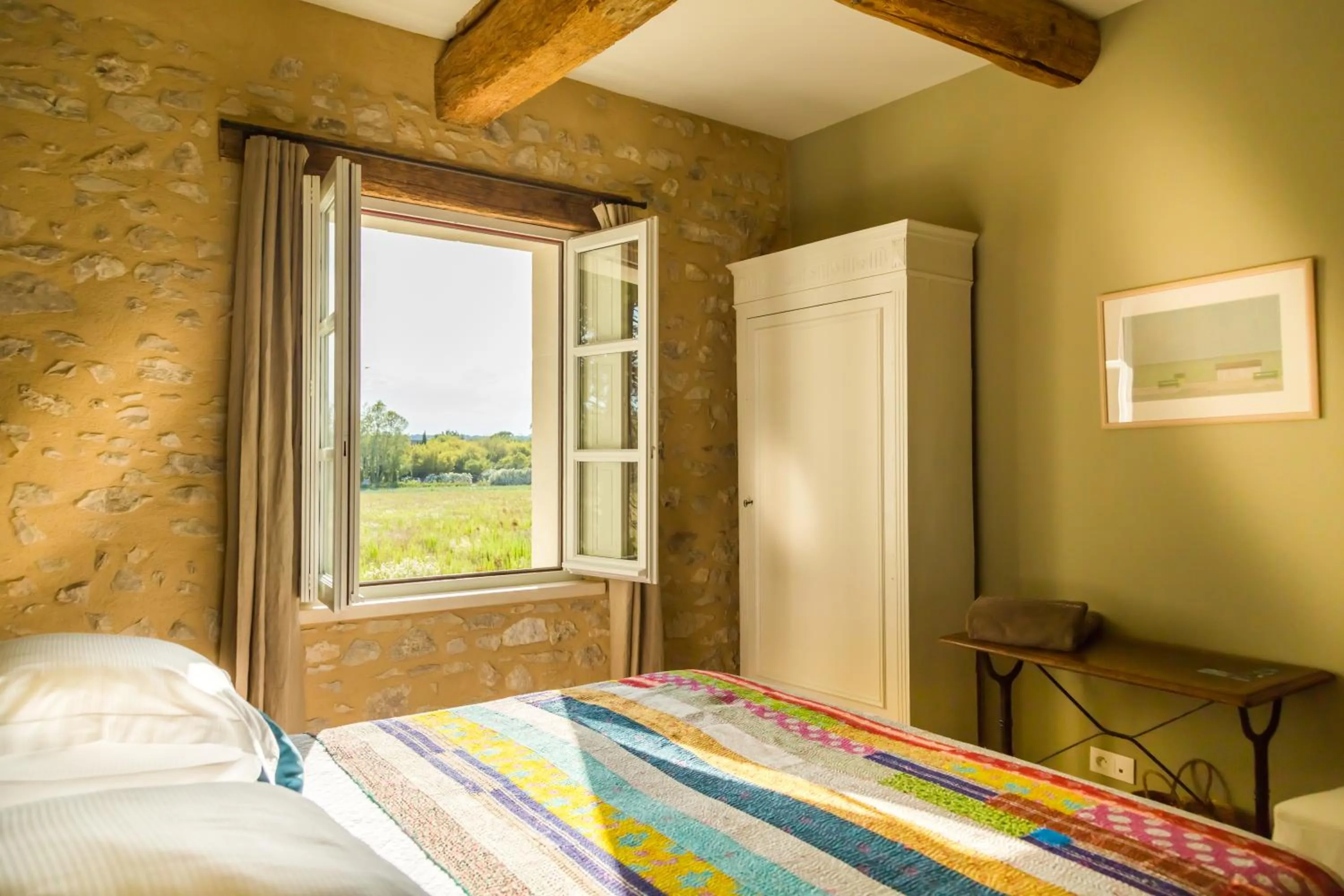 Bed in Le Mas de la Sorgue