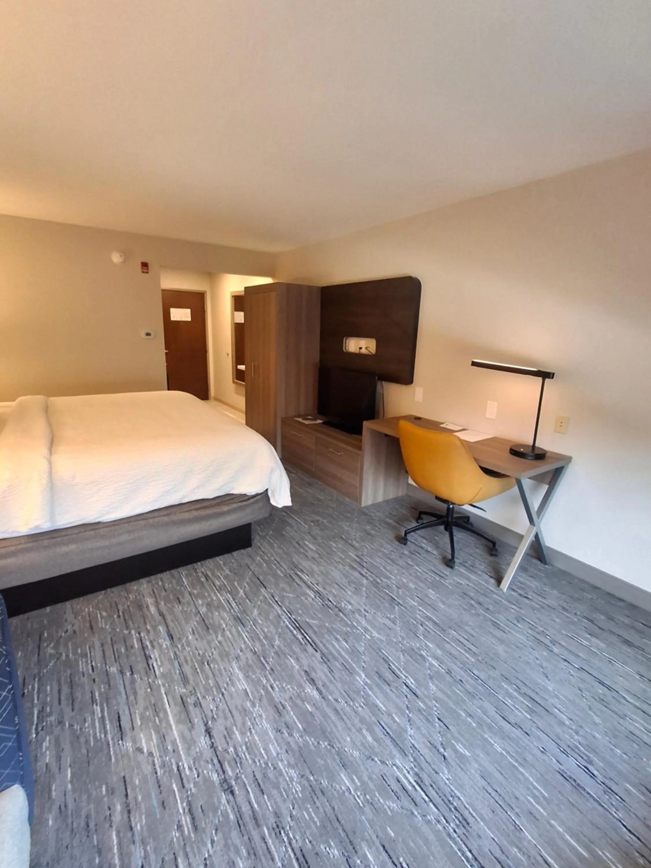 Bedroom, Bed in Holiday Inn Express Selinsgrove by IHG