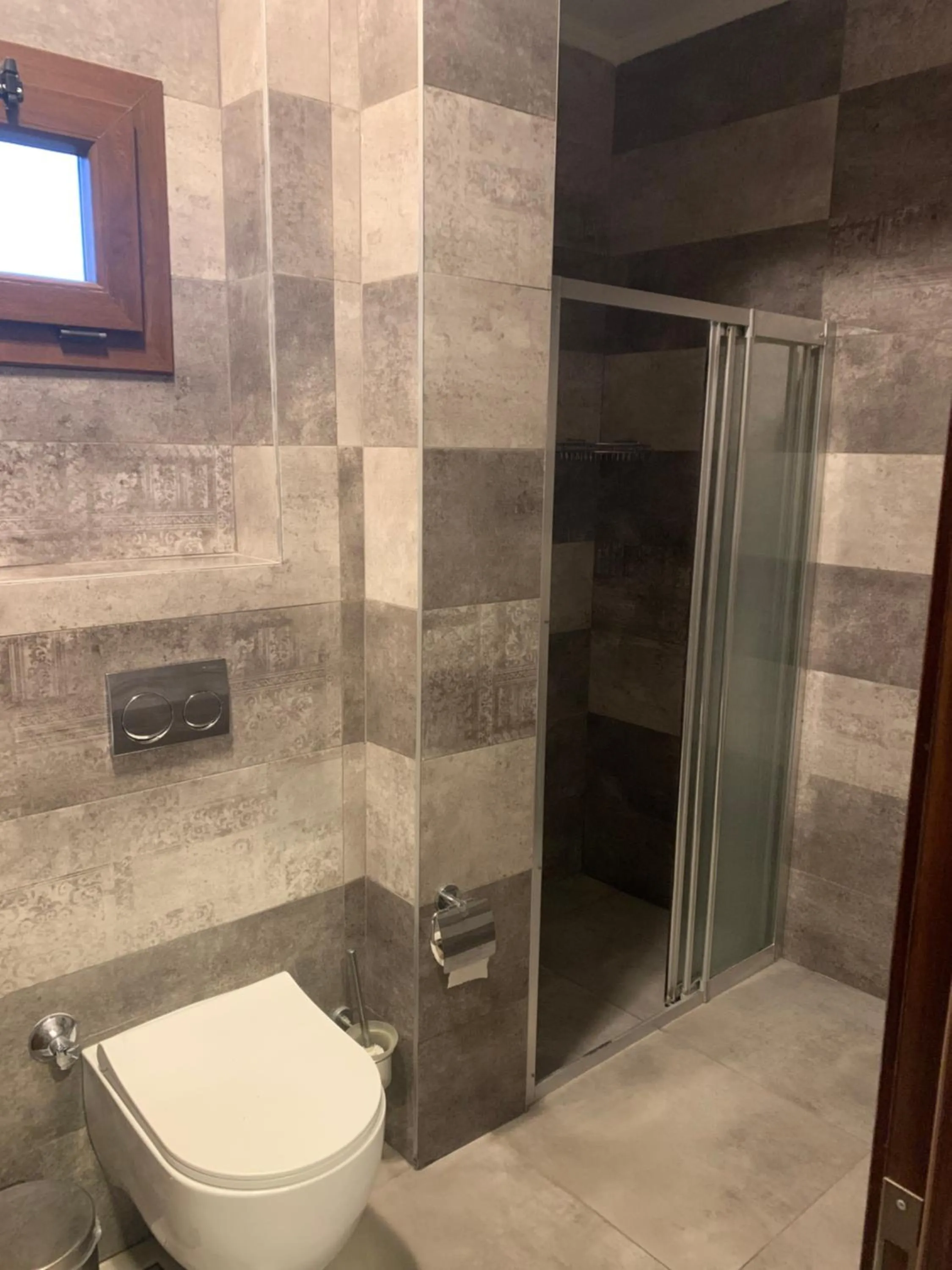 Shower in Orya Aparts