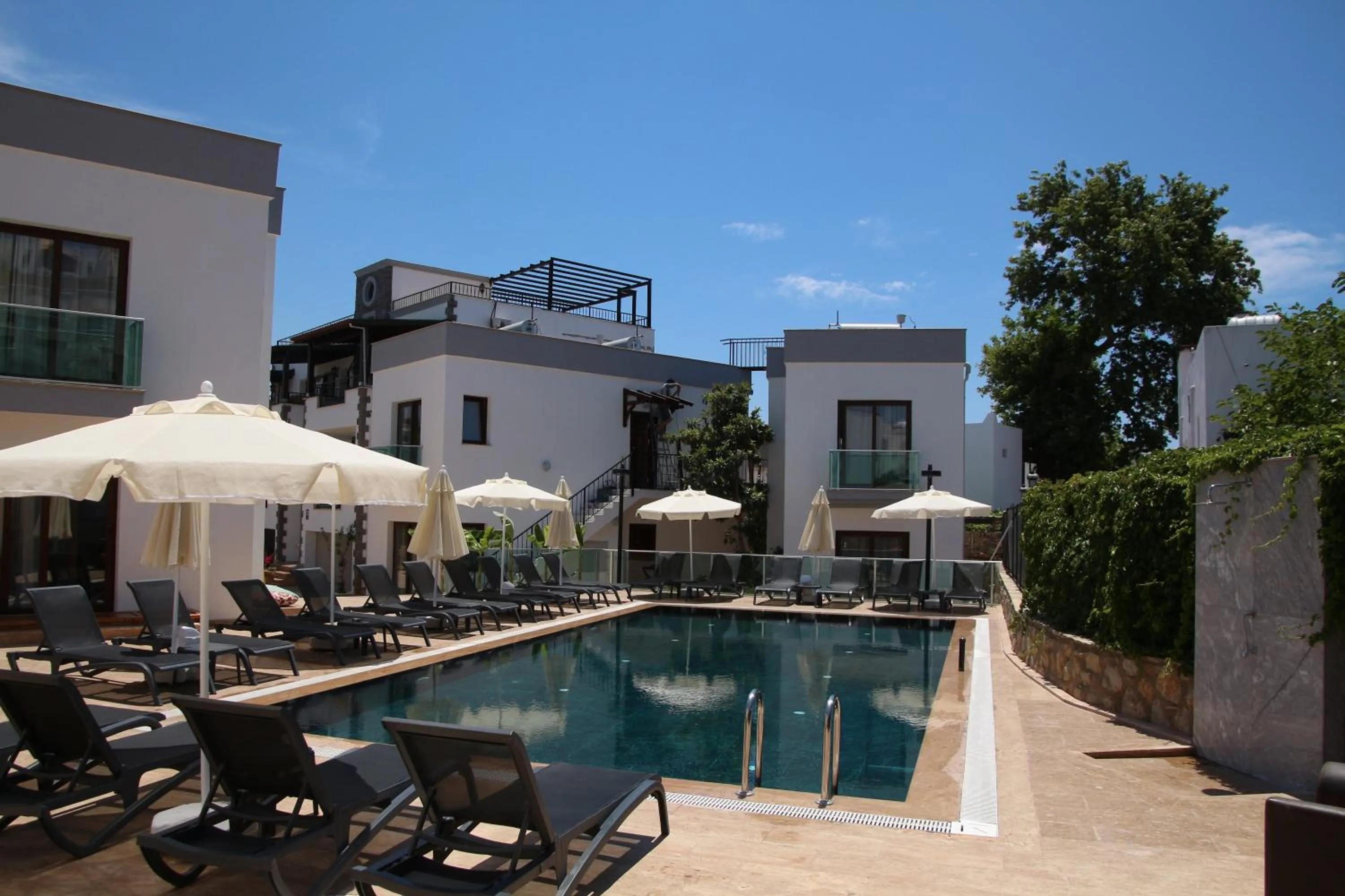 Swimming pool in Orya Aparts