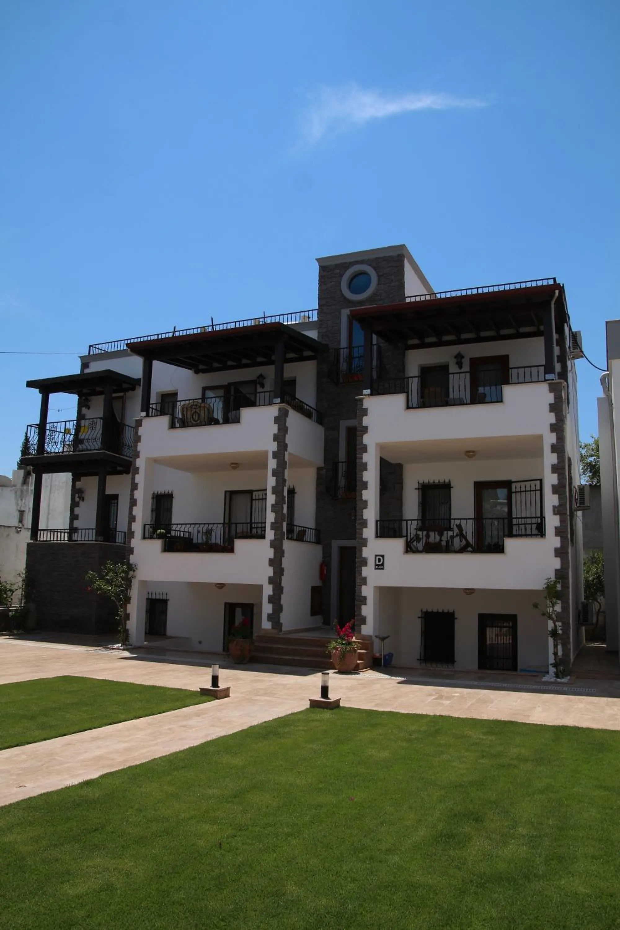 Property building in Orya Aparts