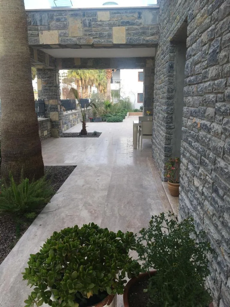 Garden in Orya Aparts