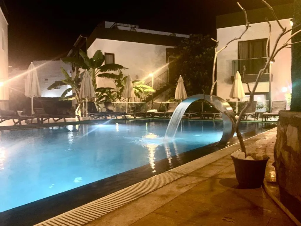 Swimming pool in Orya Aparts