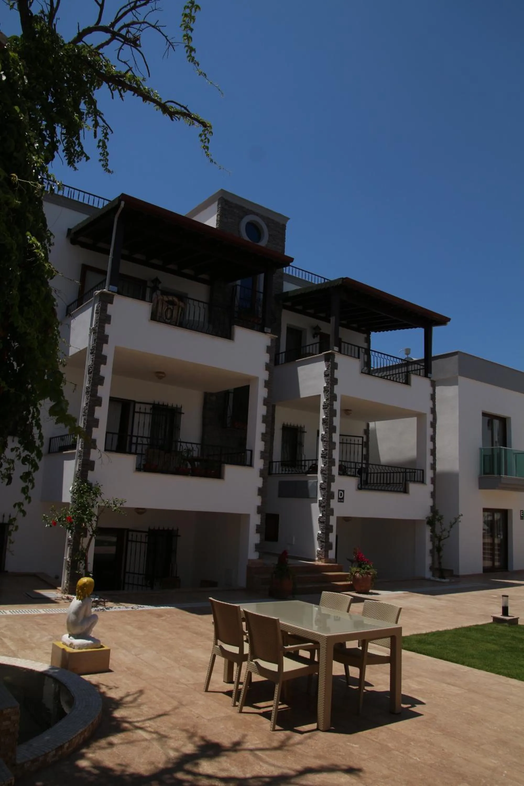 Property building in Orya Aparts