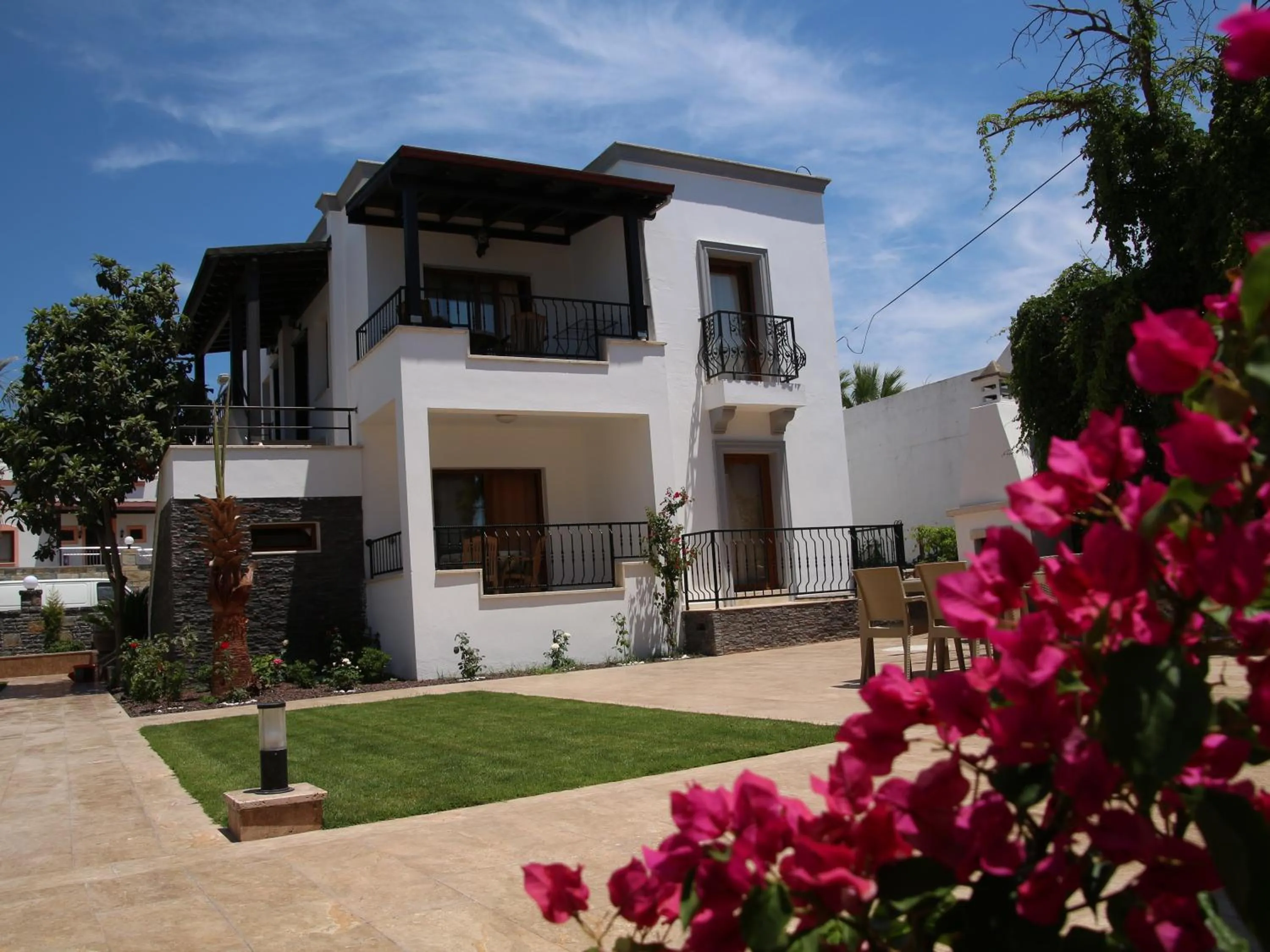 Property building in Orya Aparts