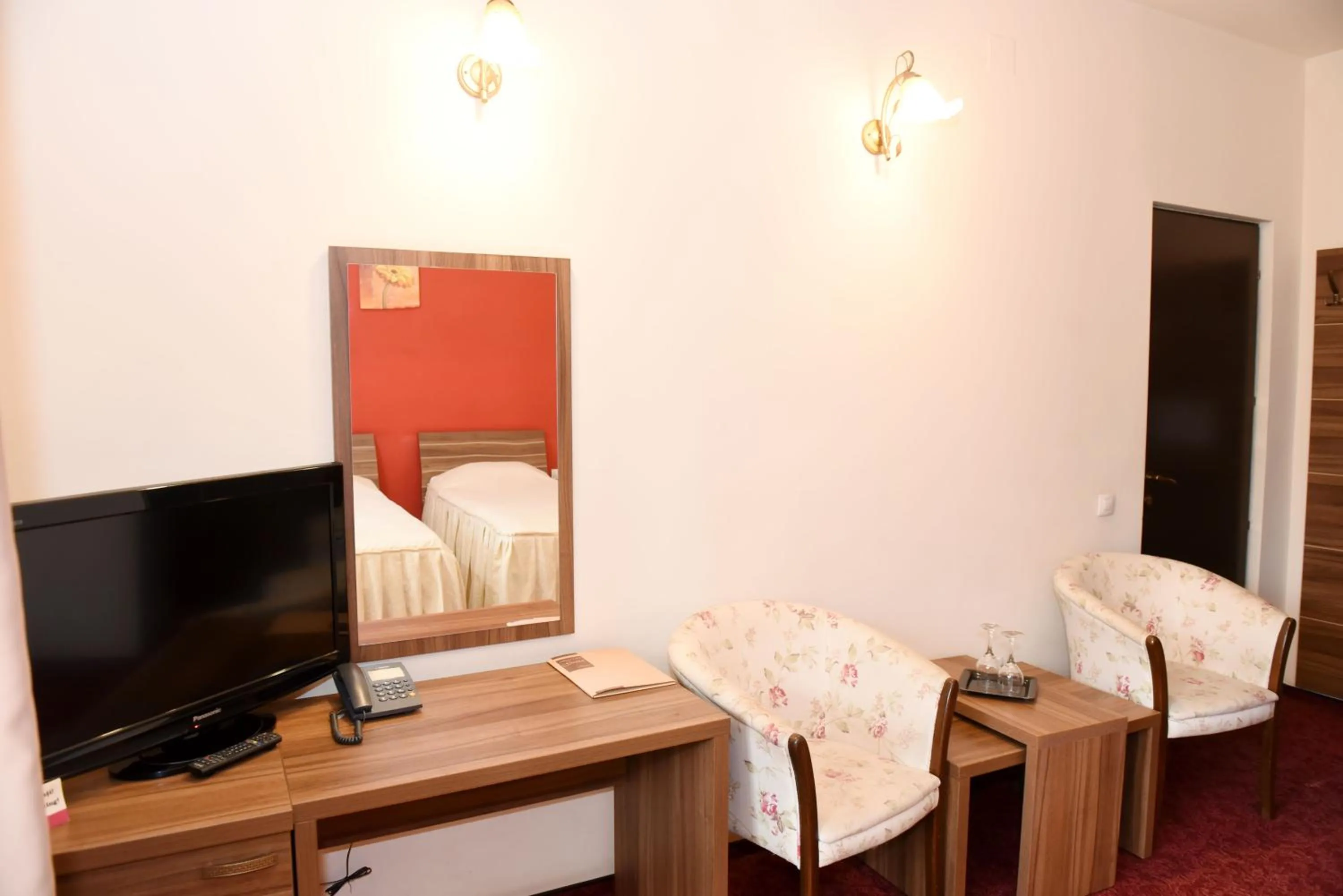 Photo of the whole room in Hotel Gema