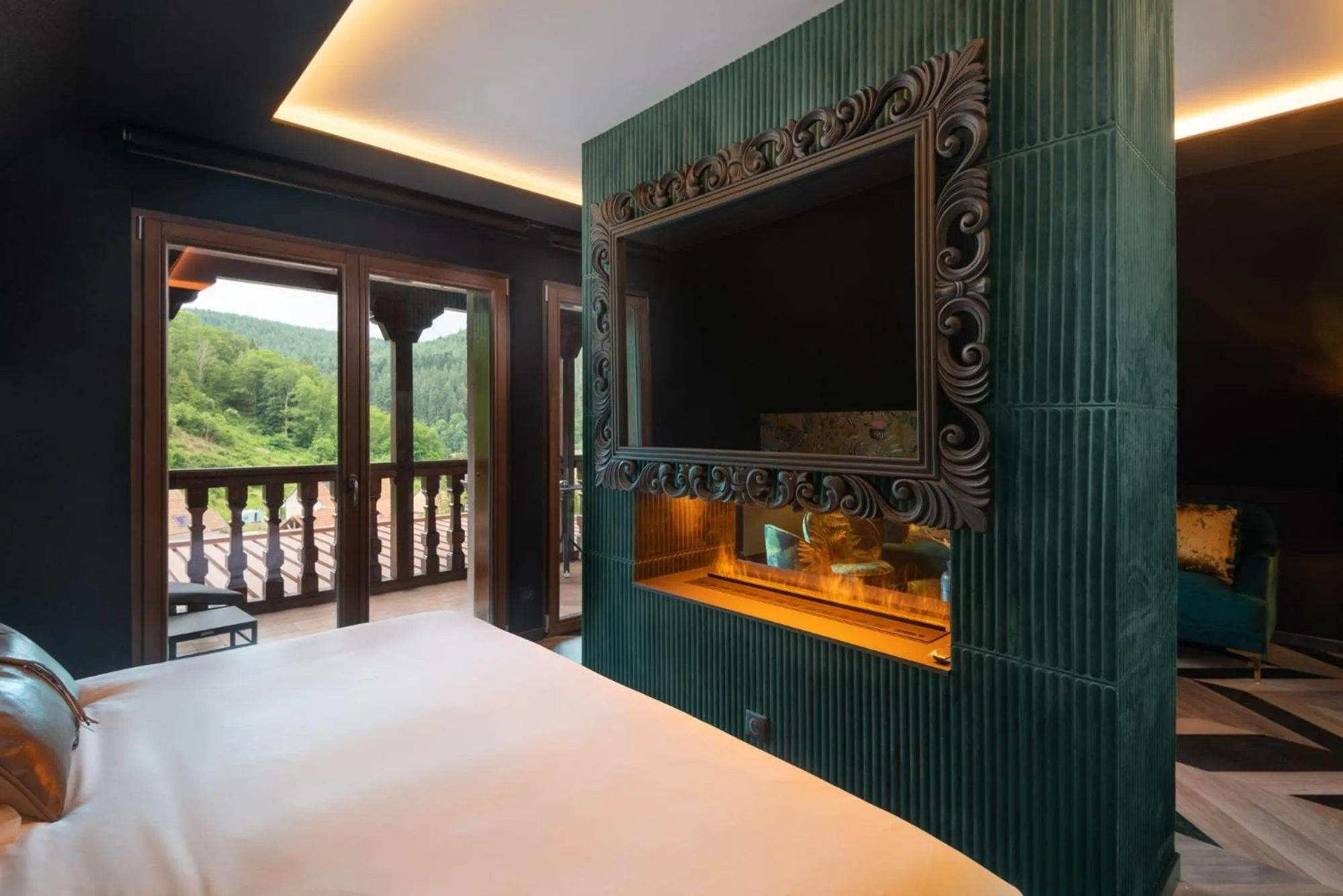 Bed in LA CHENEAUDIÈRE - Hôtel Spa - Relais & Châteaux - Restaurant étoilé