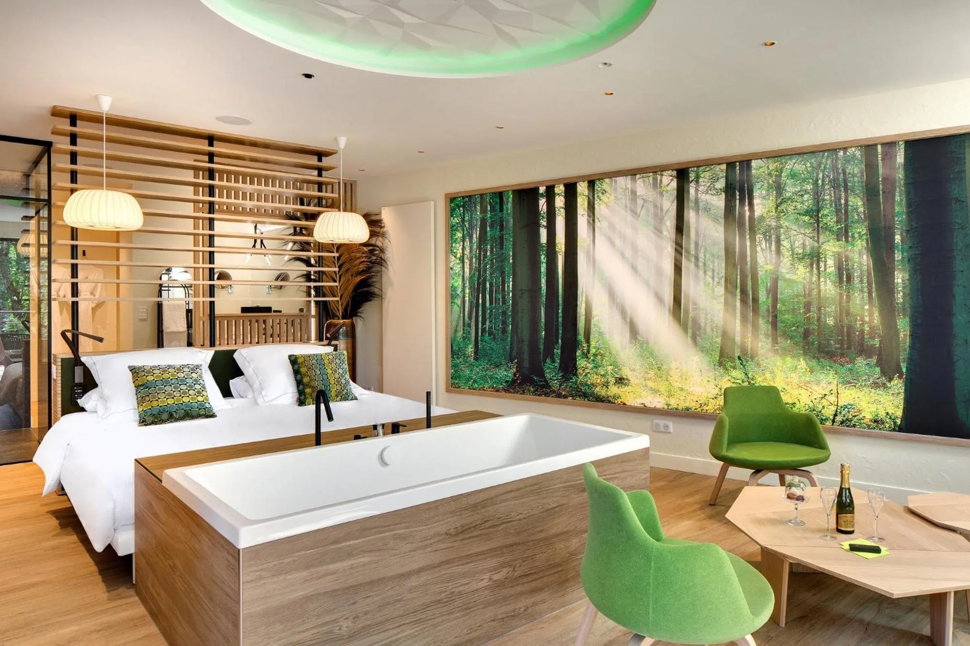 Bed in LA CHENEAUDIÈRE - Hôtel Spa - Relais & Châteaux - Restaurant étoilé