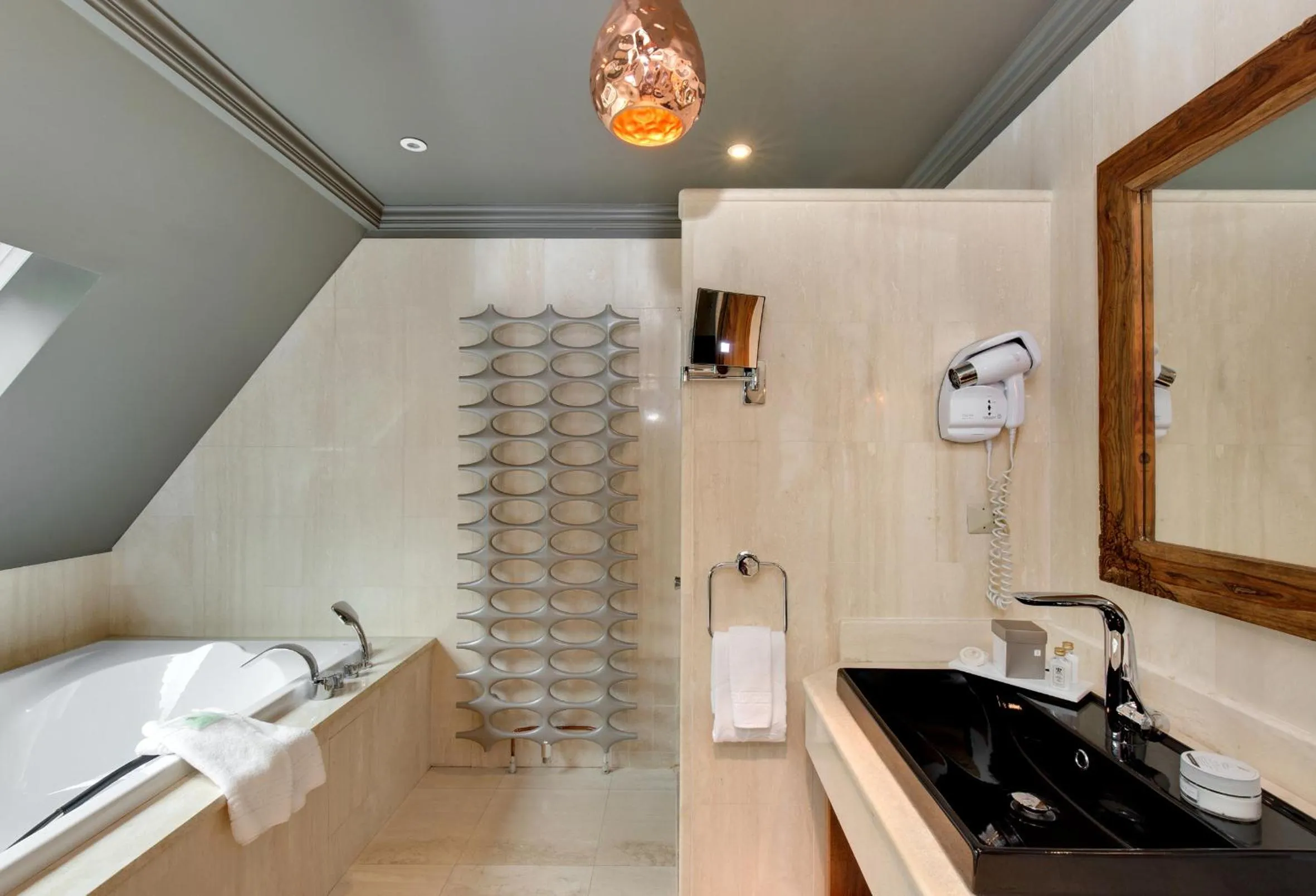 LA CHENEAUDIÈRE - Hôtel Spa - Relais & Châteaux - Restaurant étoilé