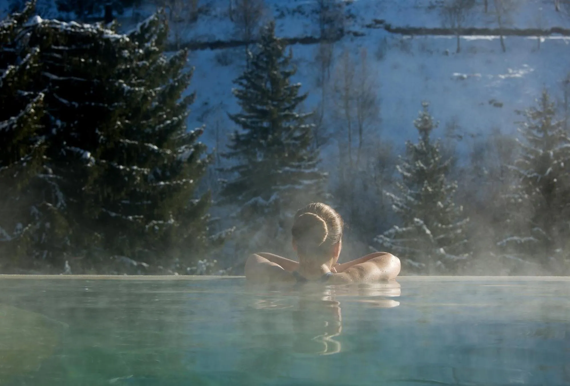 Hot Spring Bath in LA CHENEAUDIÈRE - Hôtel Spa - Relais & Châteaux - Restaurant étoilé