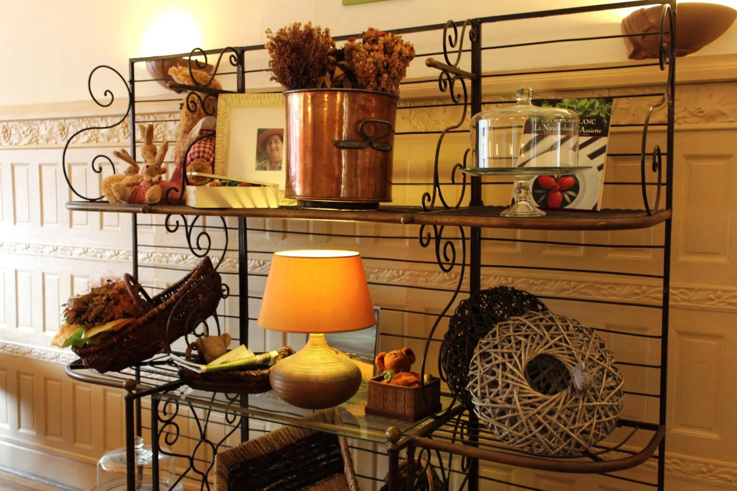 Dining area in Hotel California