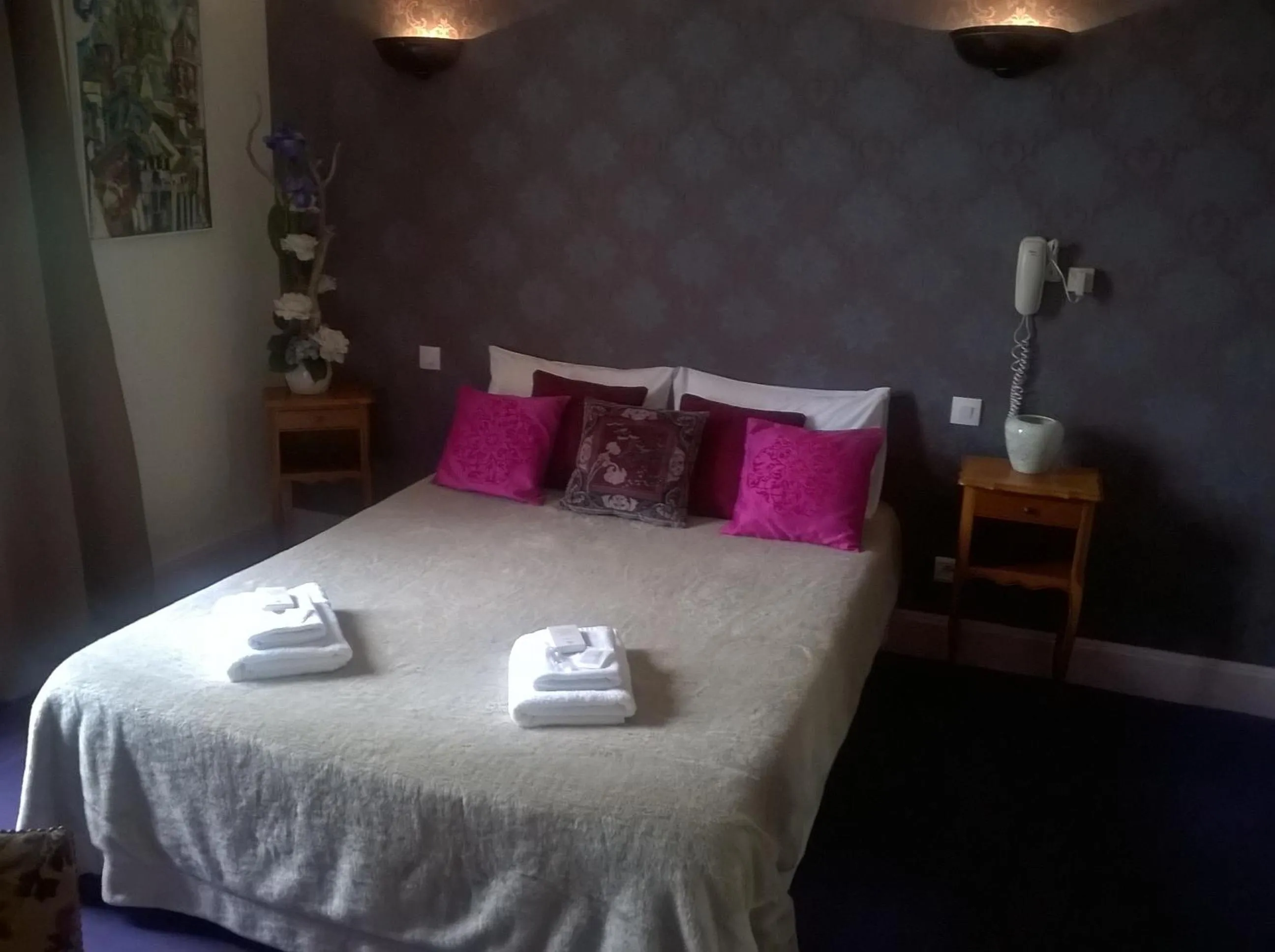 Bedroom, Bed in Hotel California