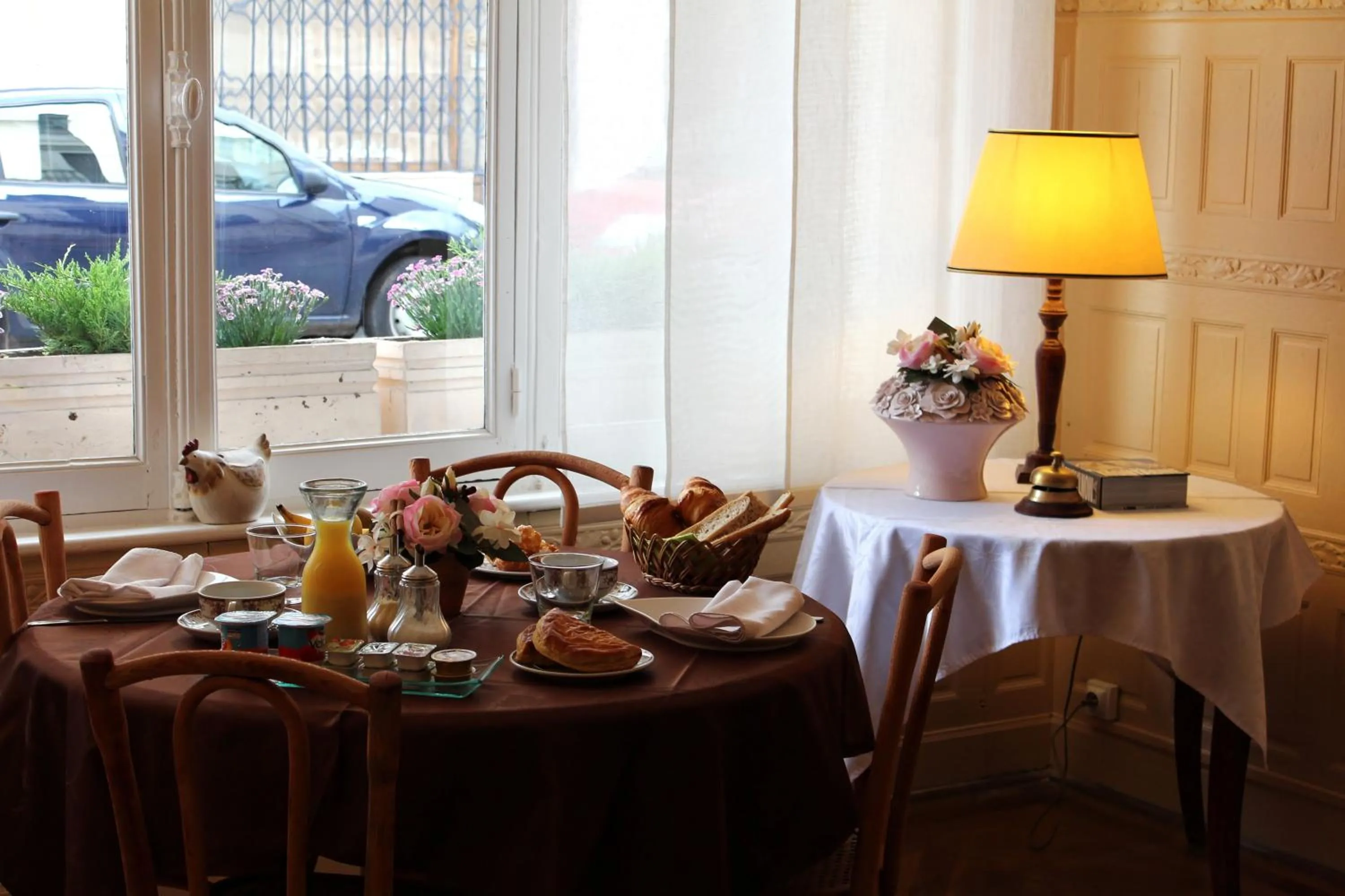 Dining area in Hotel California