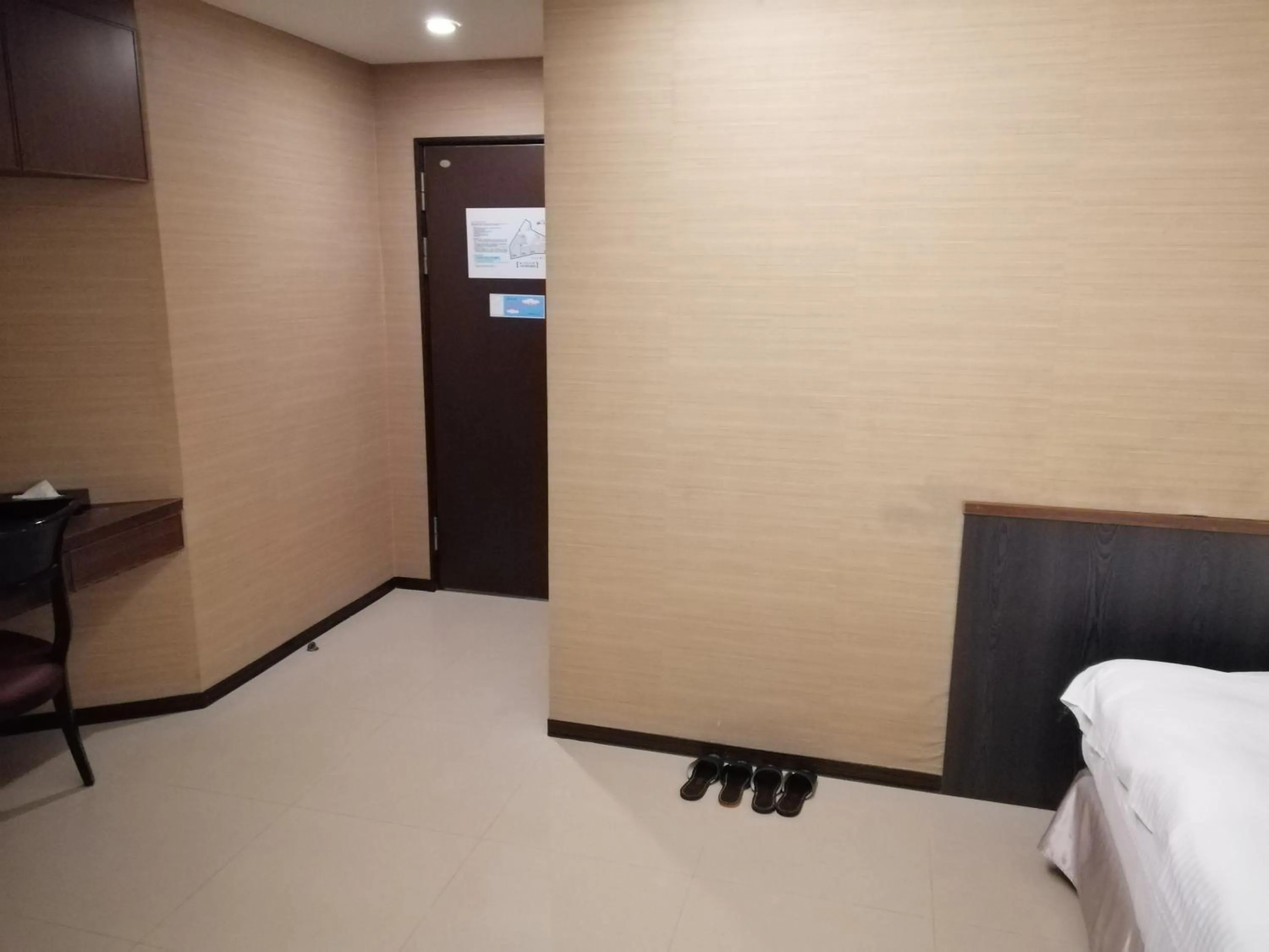 Photo of the whole room, Bed in Shan-Yue Hotspring Hotel