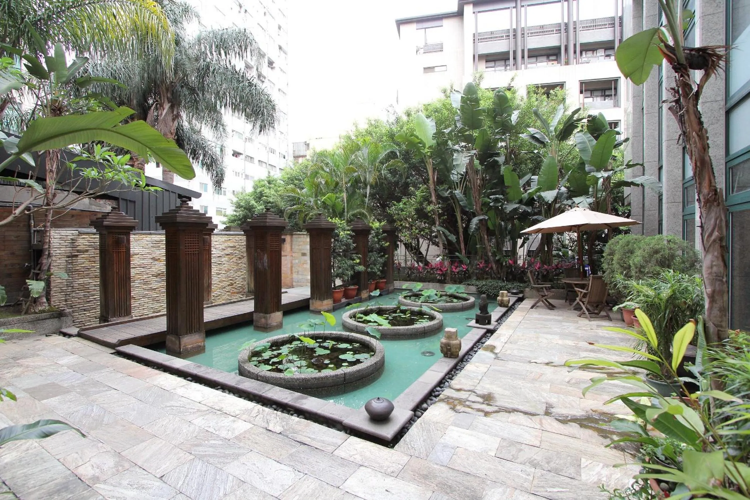 Garden in Shan-Yue Hotspring Hotel