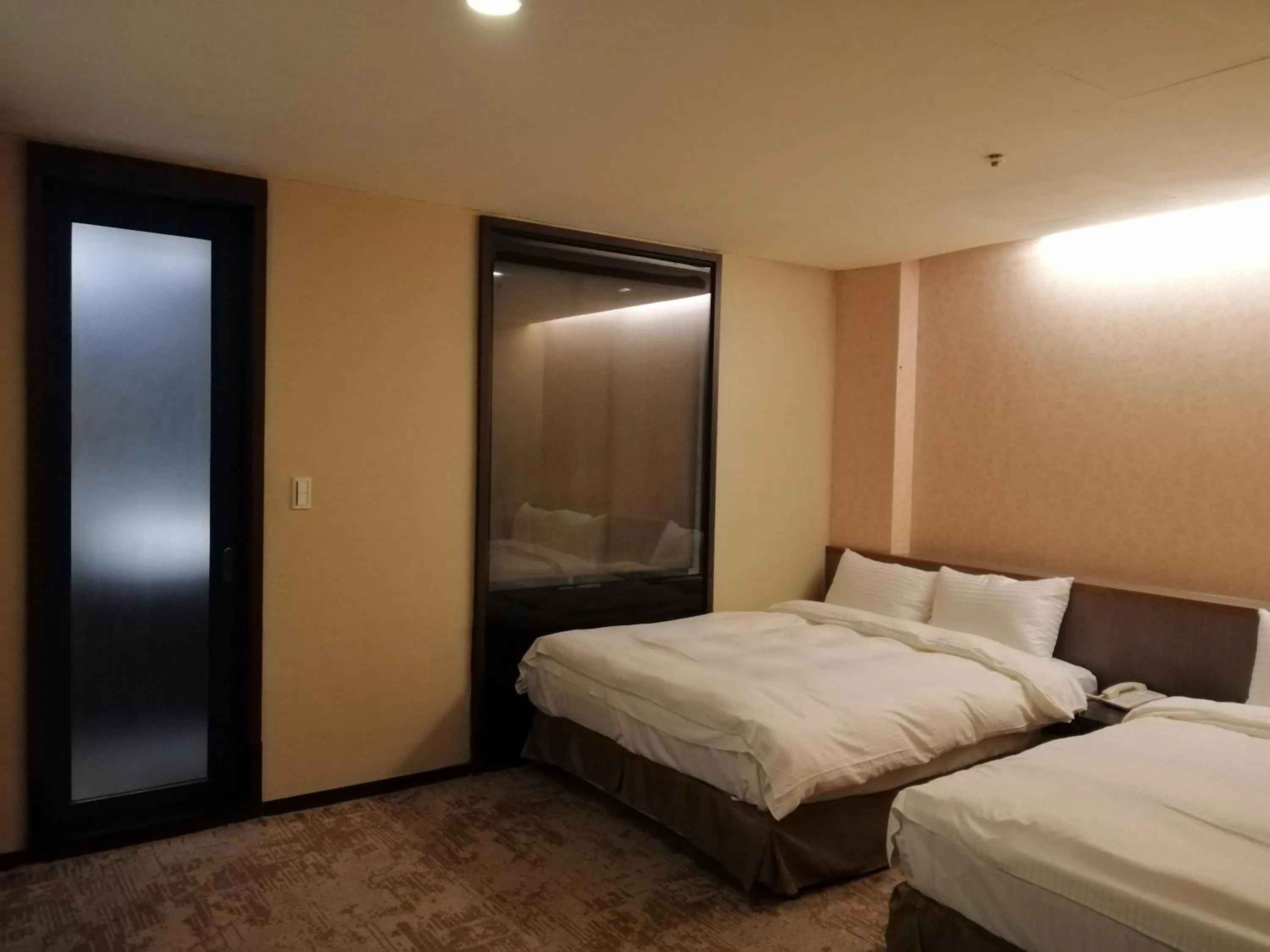 Property building, Bed in Shan-Yue Hotspring Hotel