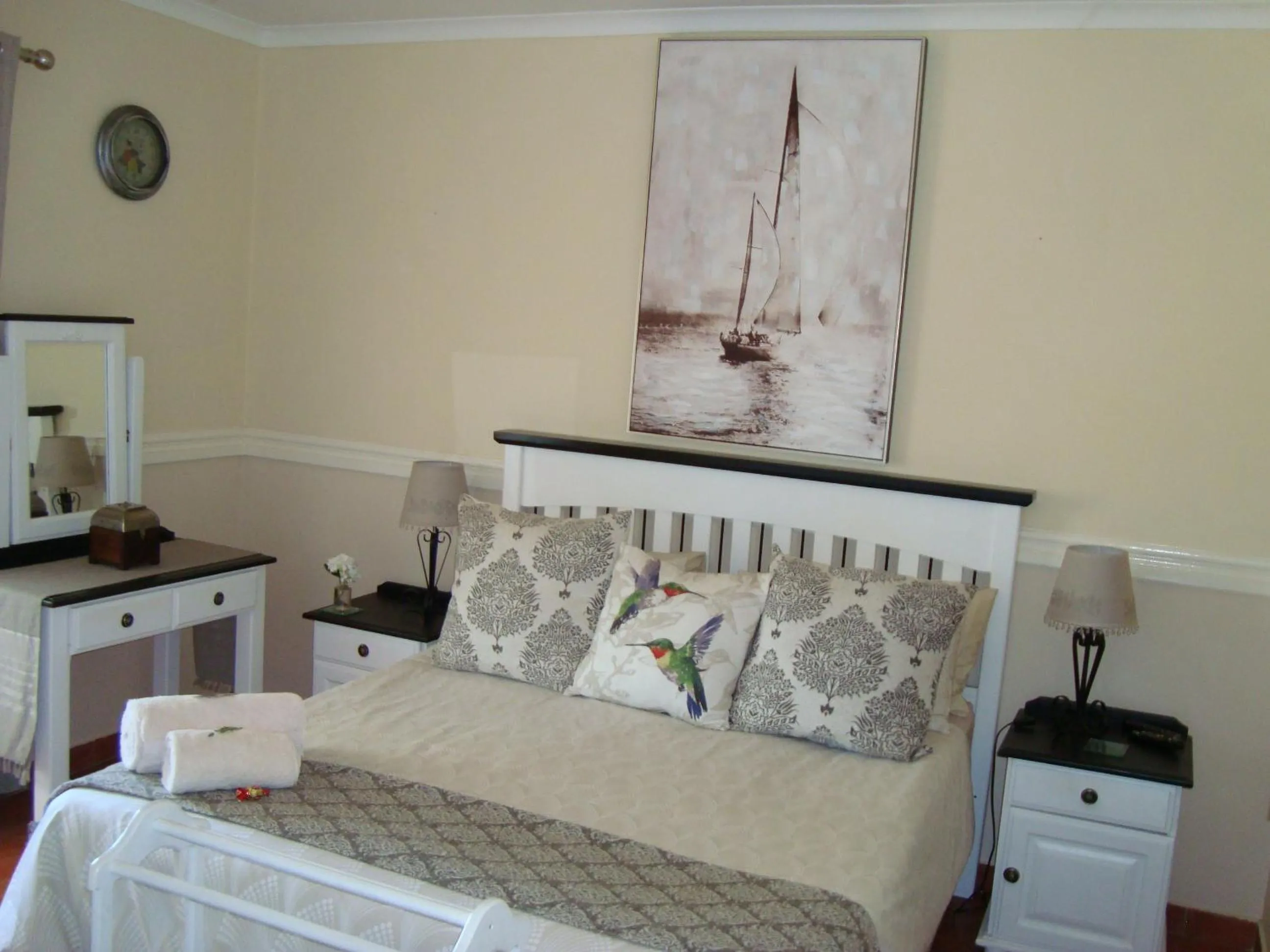 Photo of the whole room, Bed in Roses and Pebbles B & B Guest House