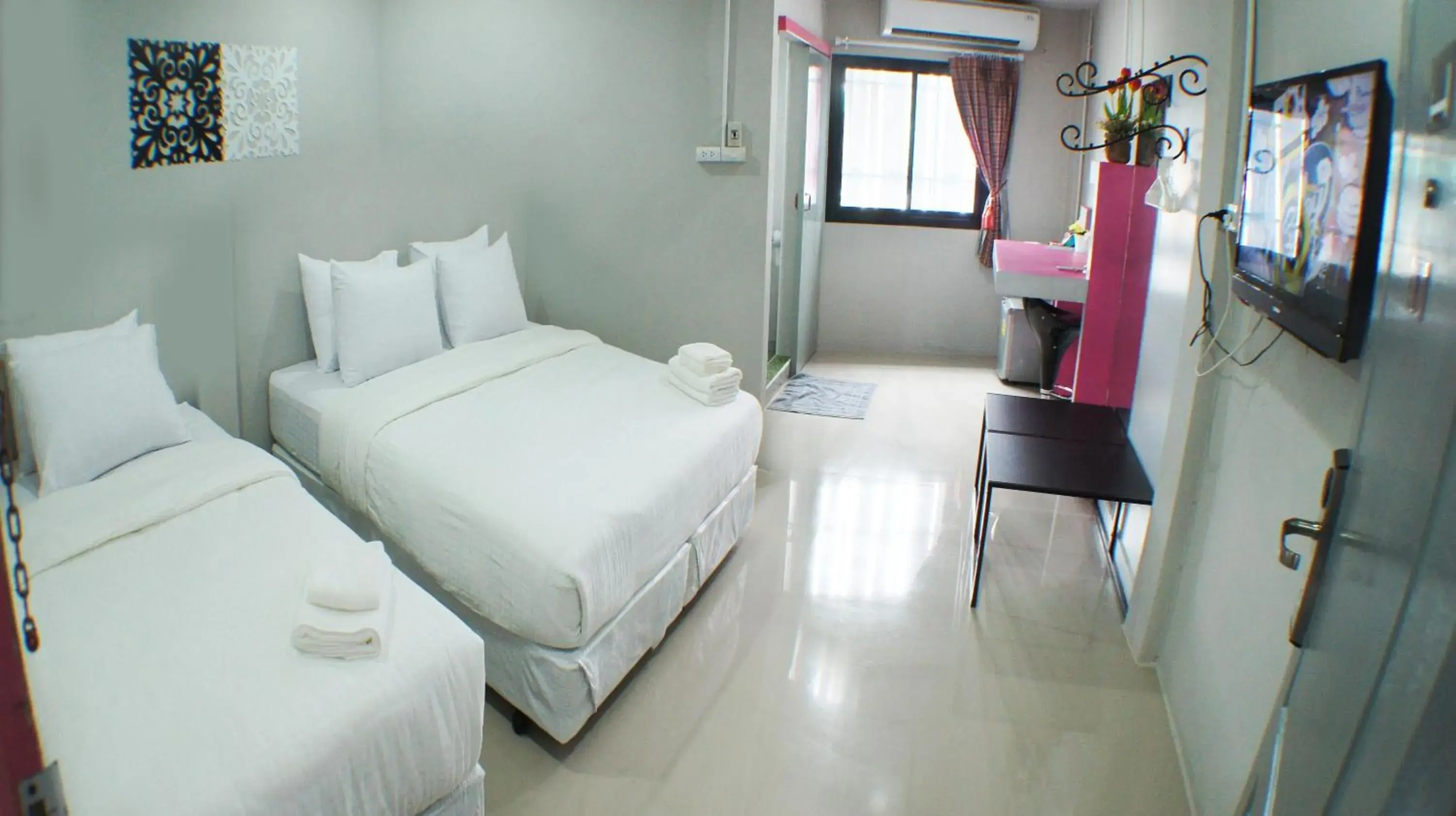 Standard Triple Room in Ma Non Nont Hotel & Apartment Standard Triple Room in Ma Non Nont Hotel & Apartment