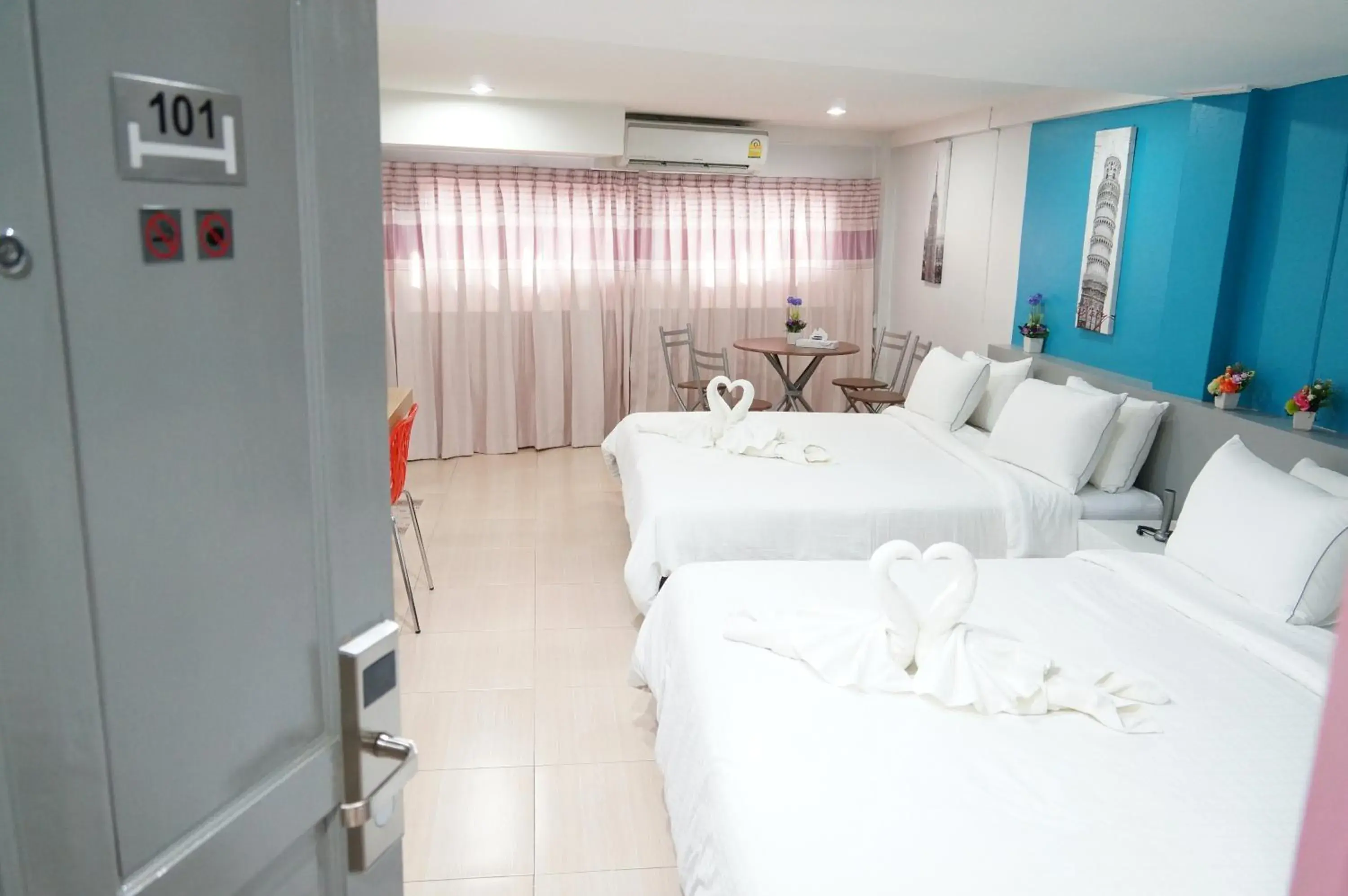 Large Family Room in Ma Non Nont Hotel & Apartment Large Family Room in Ma Non Nont Hotel & Apartment