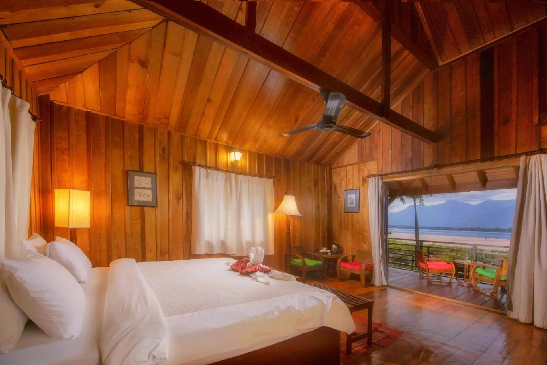 Bedroom, Bed in La Folie Lodge