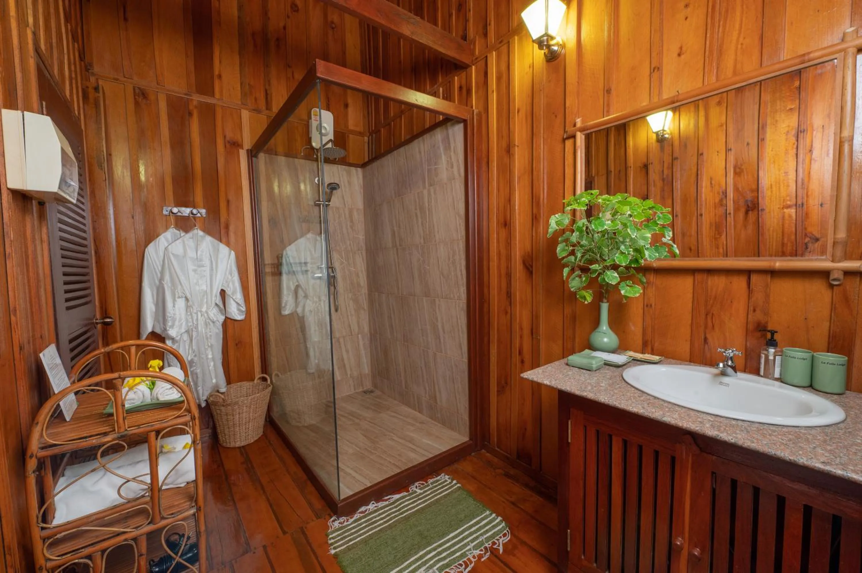 Bathroom in La Folie Lodge