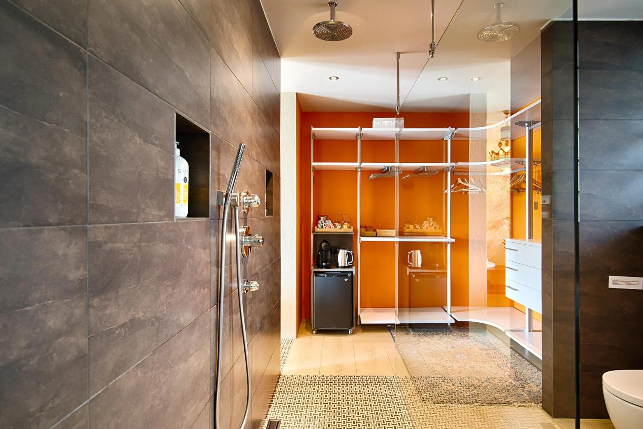 Shower in Casa de l’Albada